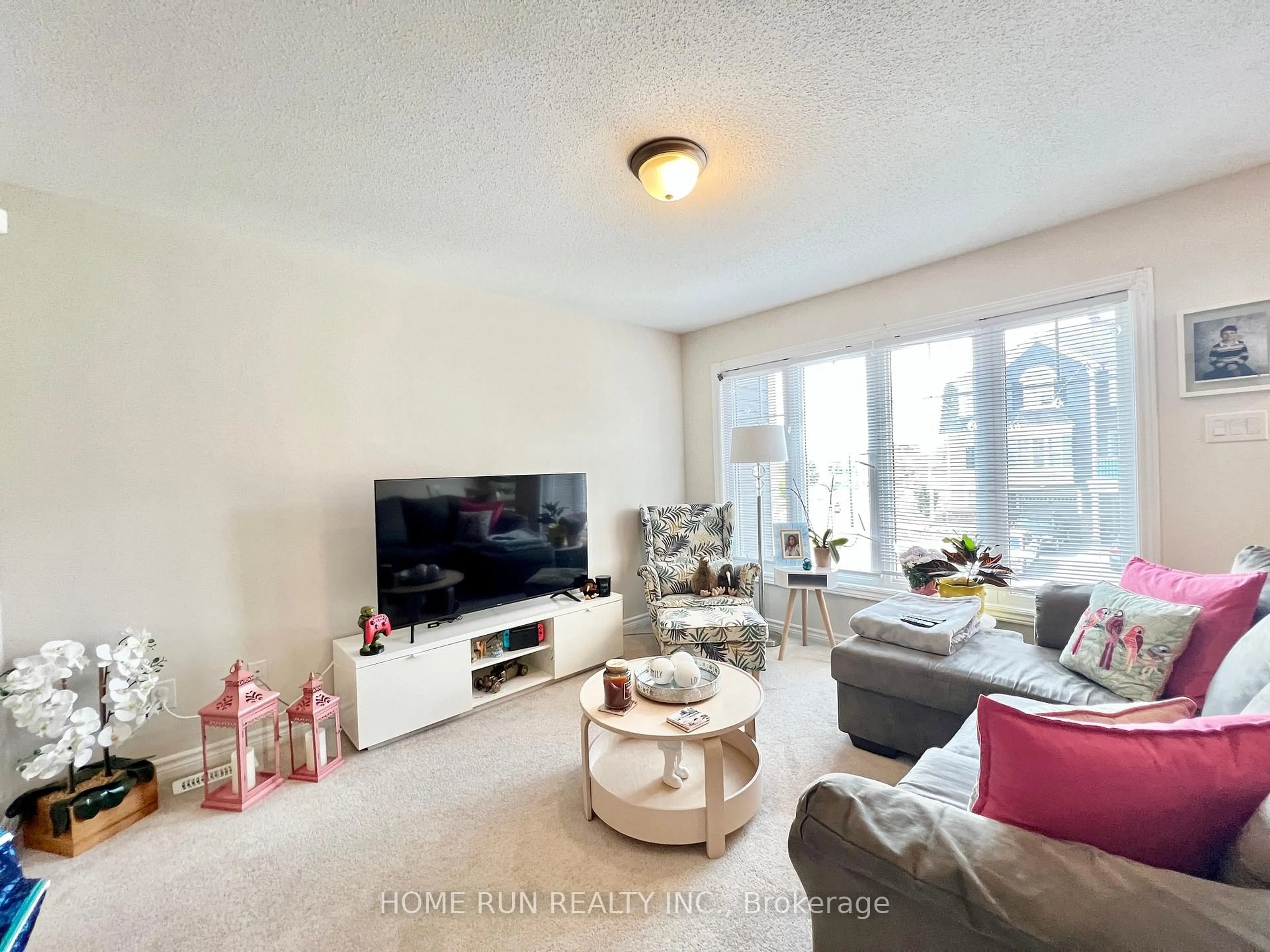 Living room with furniture, unknown for 347 Pumpkinseed Cres, Ottawa Ontario K2J 0R9