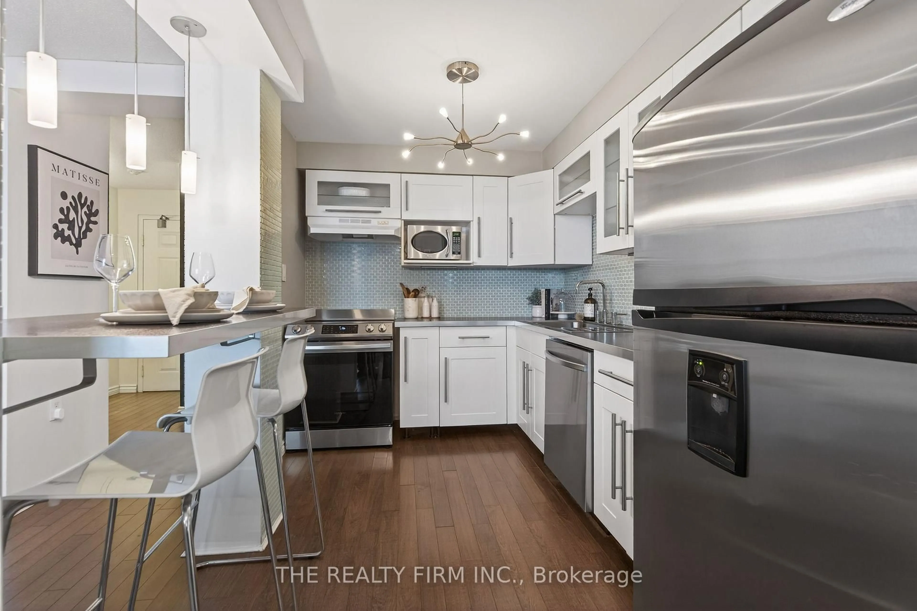 Unknown for 323 Colborne St #2404, London East Ontario N6B 3N8