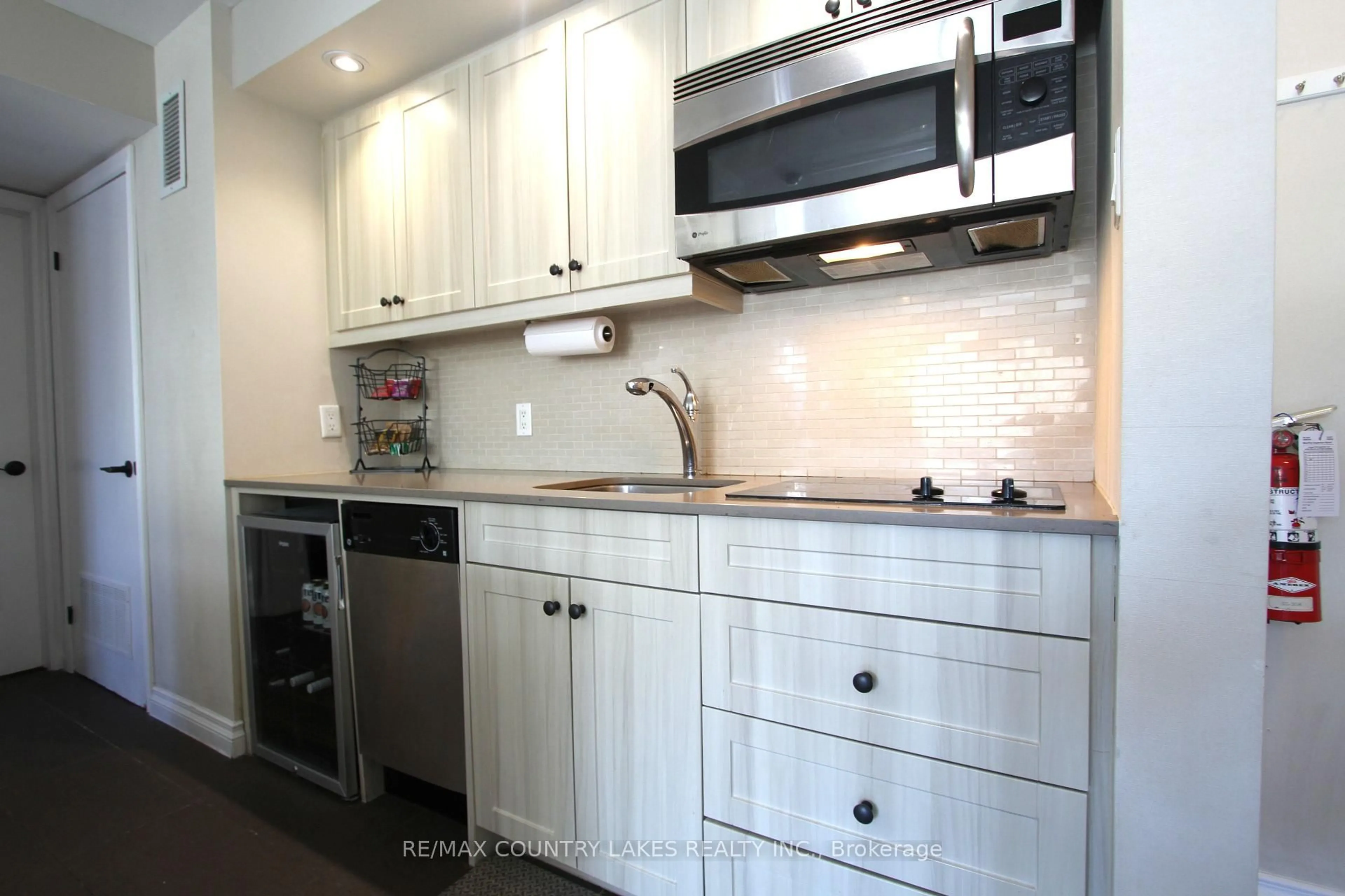 Standard kitchen, ceramic/tile floor for 1235 Deerhurst Dr #55-308, Huntsville Ontario P1H 2E8