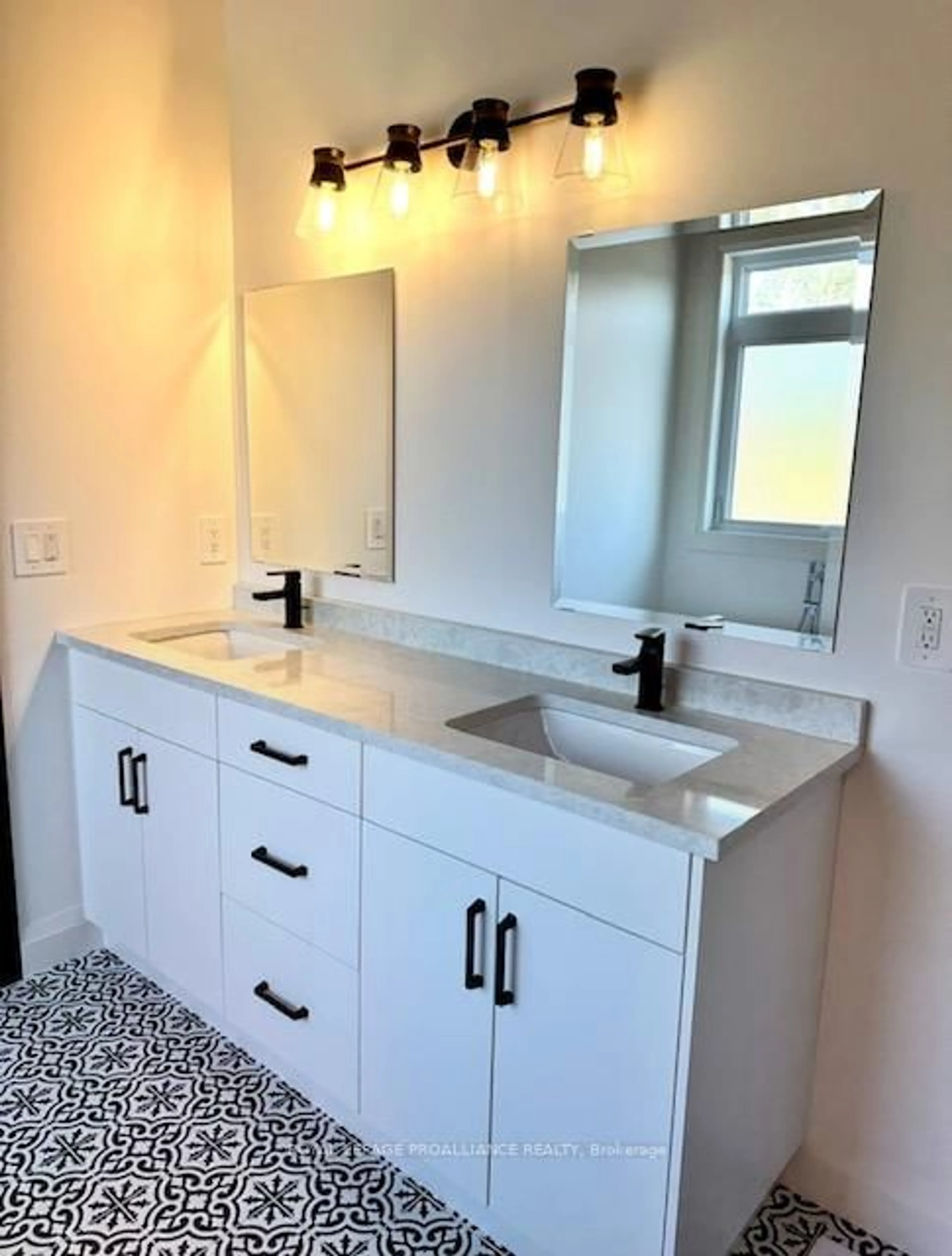 Contemporary bathroom, ceramic/tile floor for 6 Mackenzie John Cres, Brighton Ontario K0K 1H0