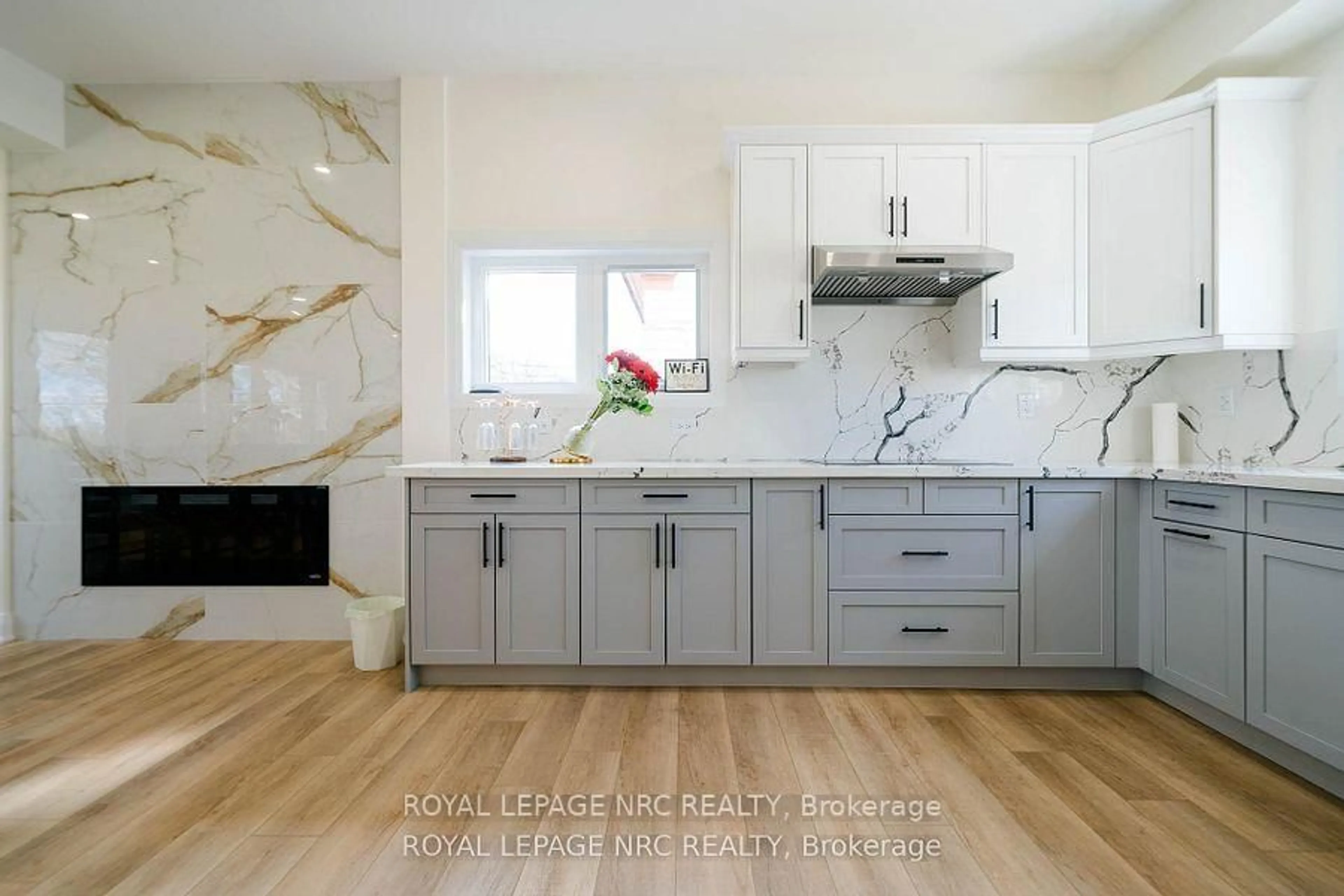 Contemporary kitchen, unknown for 5341 River Rd, Niagara Falls Ontario L2E 3G9