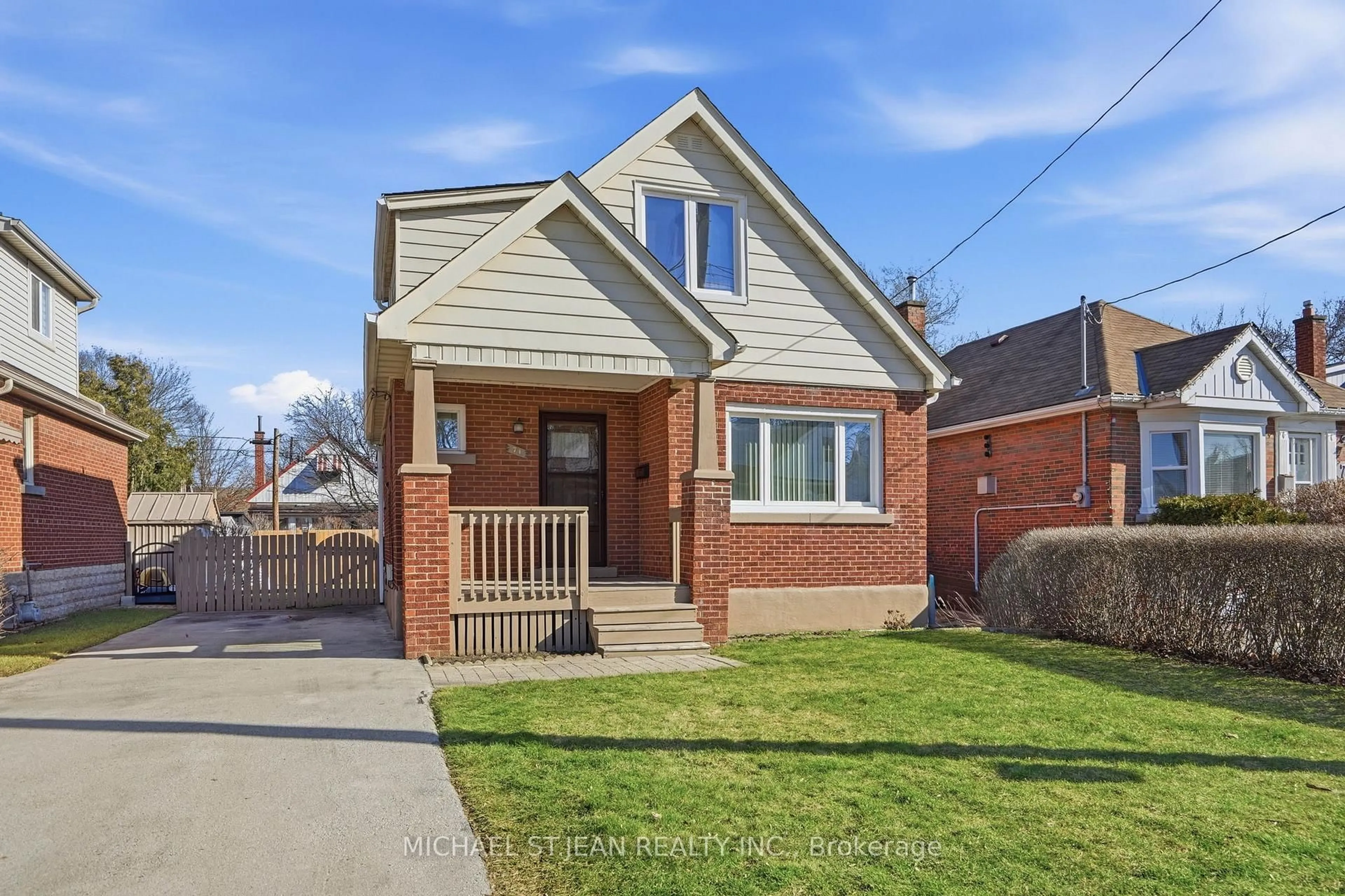 Home with brick exterior material, street for 71 Weir St, Hamilton Ontario L8K 3A5