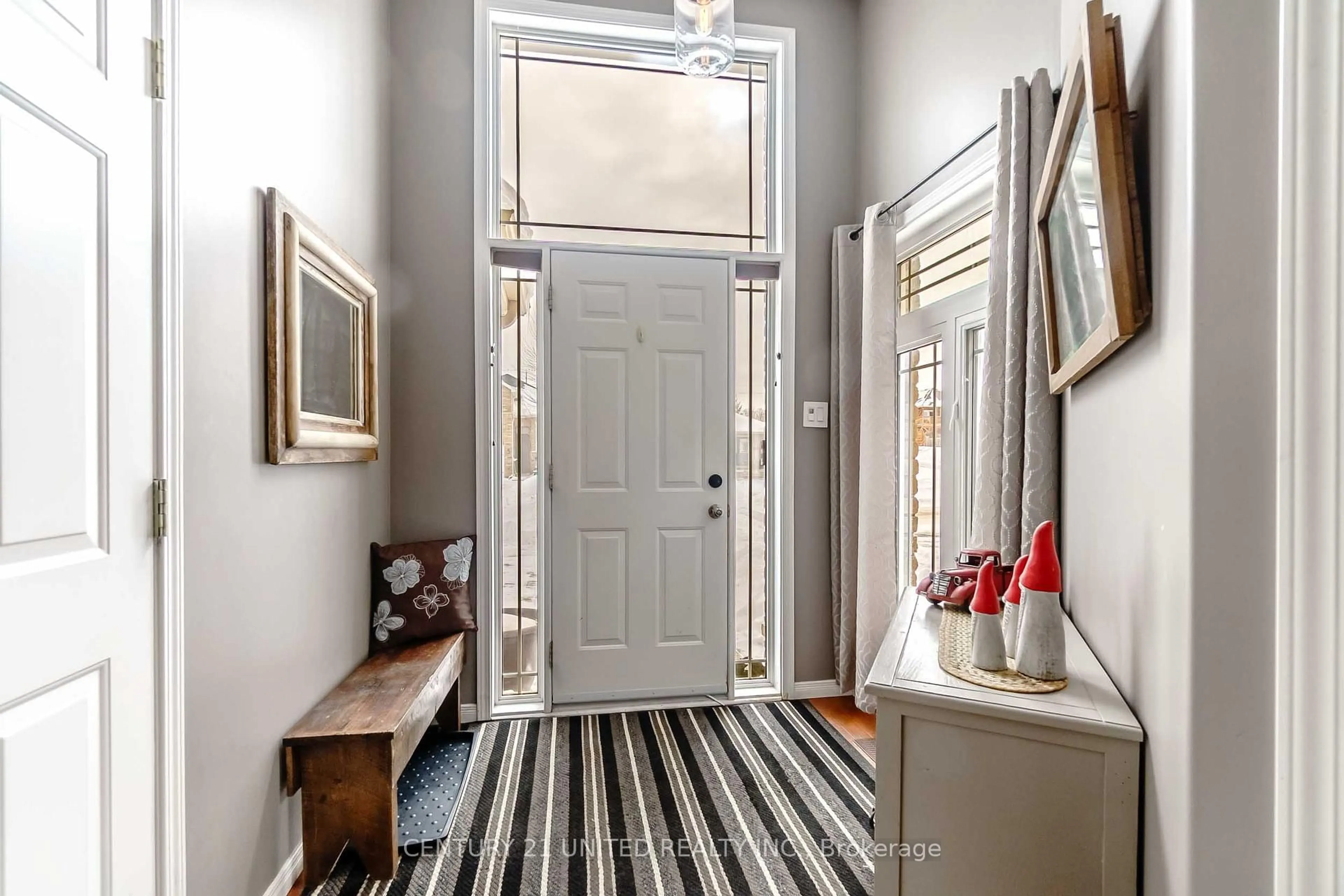 Indoor entryway for 1358 Haggis Dr, Peterborough Ontario K9K 2S7