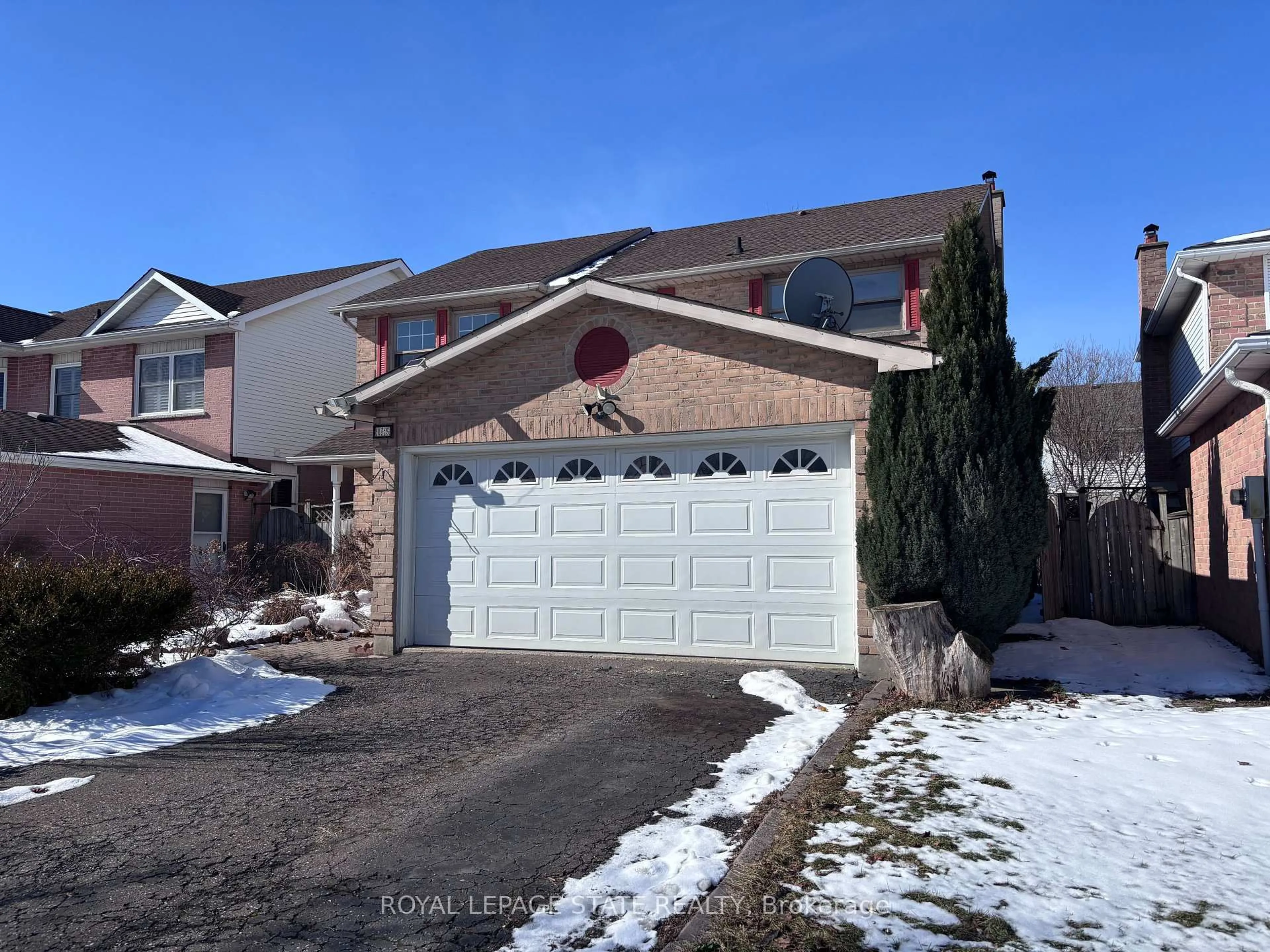 Home with brick exterior material, street for 15 Strada Blvd, St. Catharines Ontario L2S 3L6
