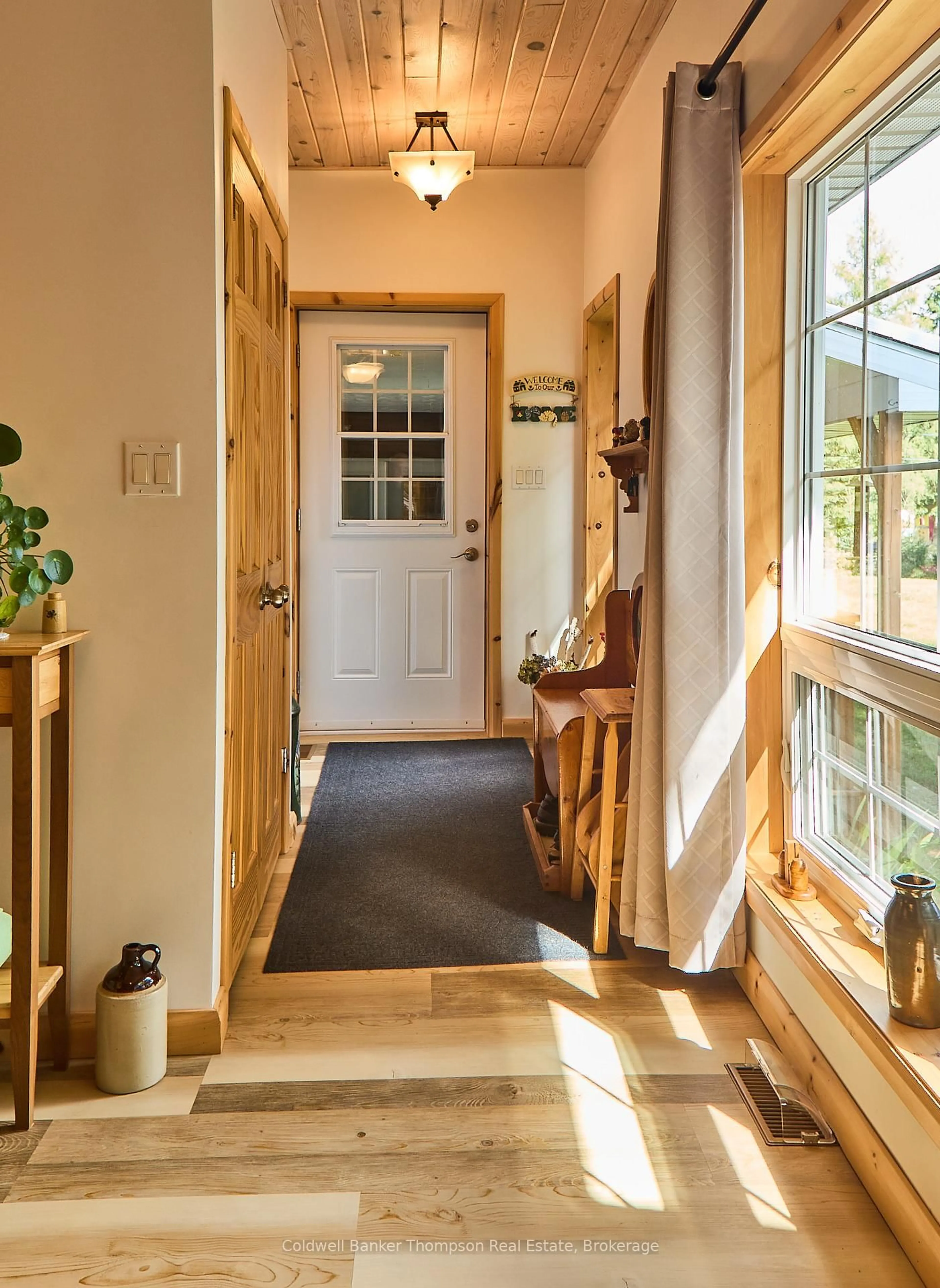 Indoor entryway for 2165 HIGHWAY 592, Perry Ontario P0A 1J0