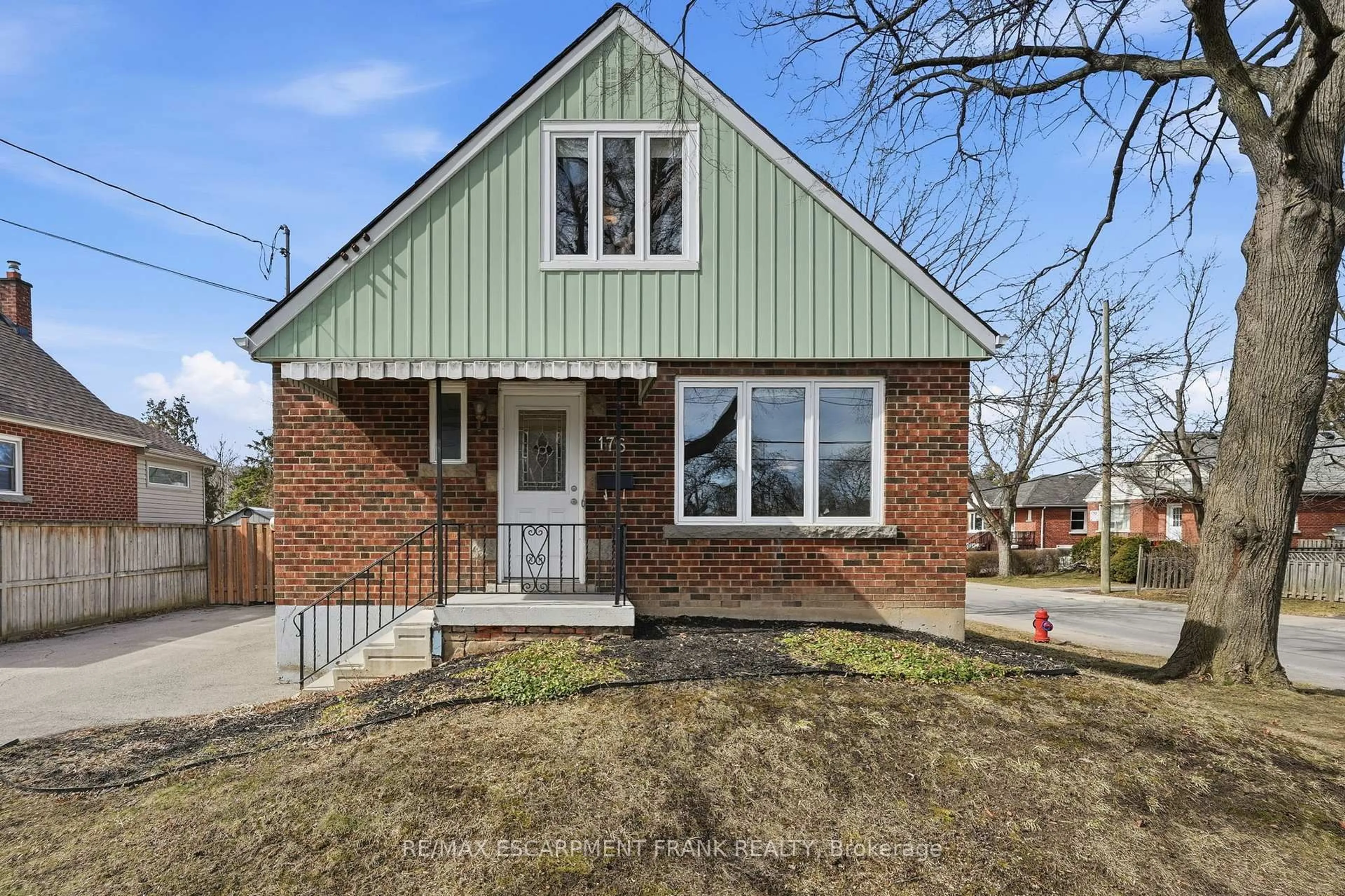 Home with brick exterior material, street for 176 CHARLOTTE St, Hamilton Ontario L8K 4V6