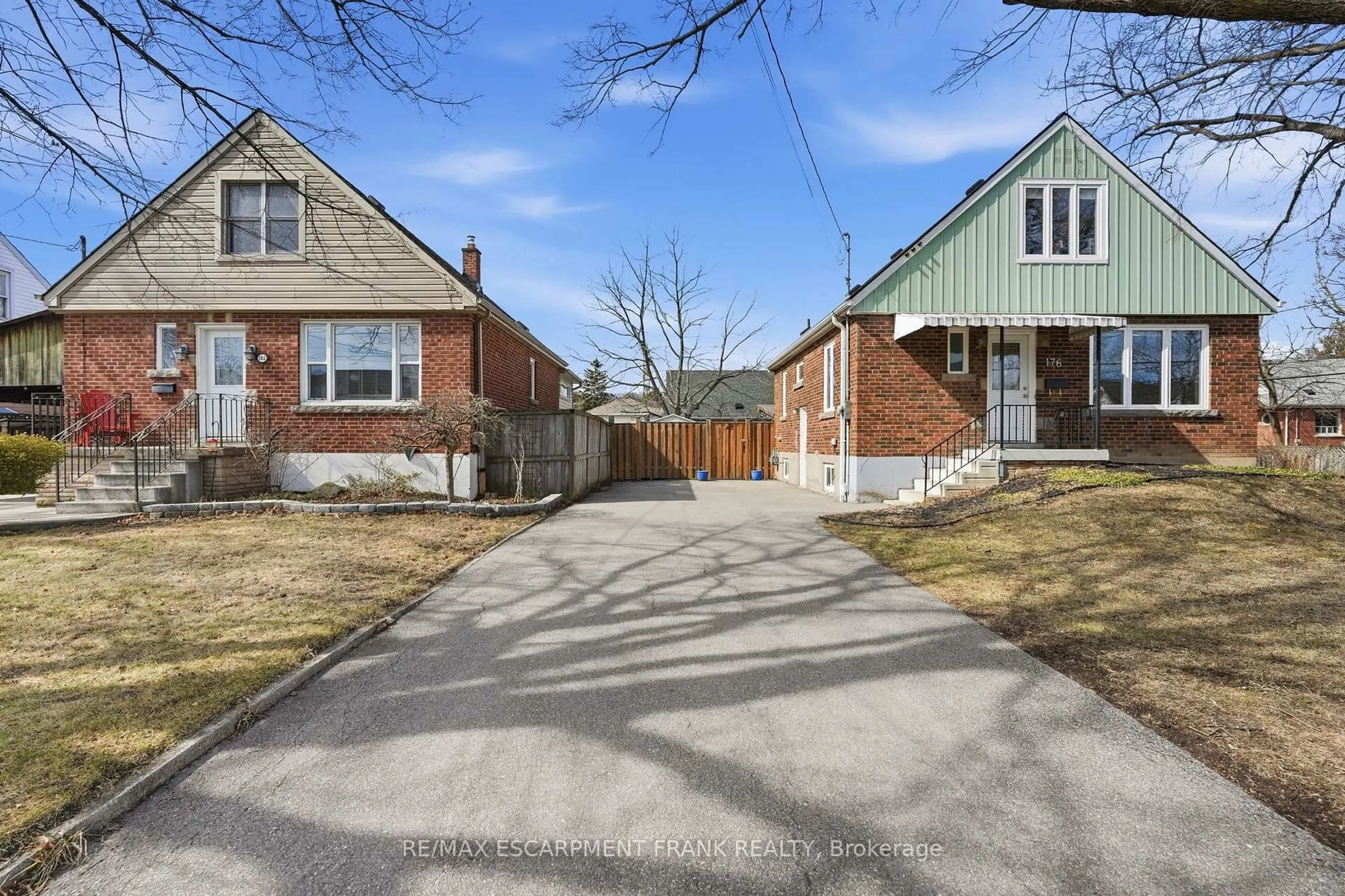 Home with brick exterior material, street for 176 CHARLOTTE St, Hamilton Ontario L8K 4V6