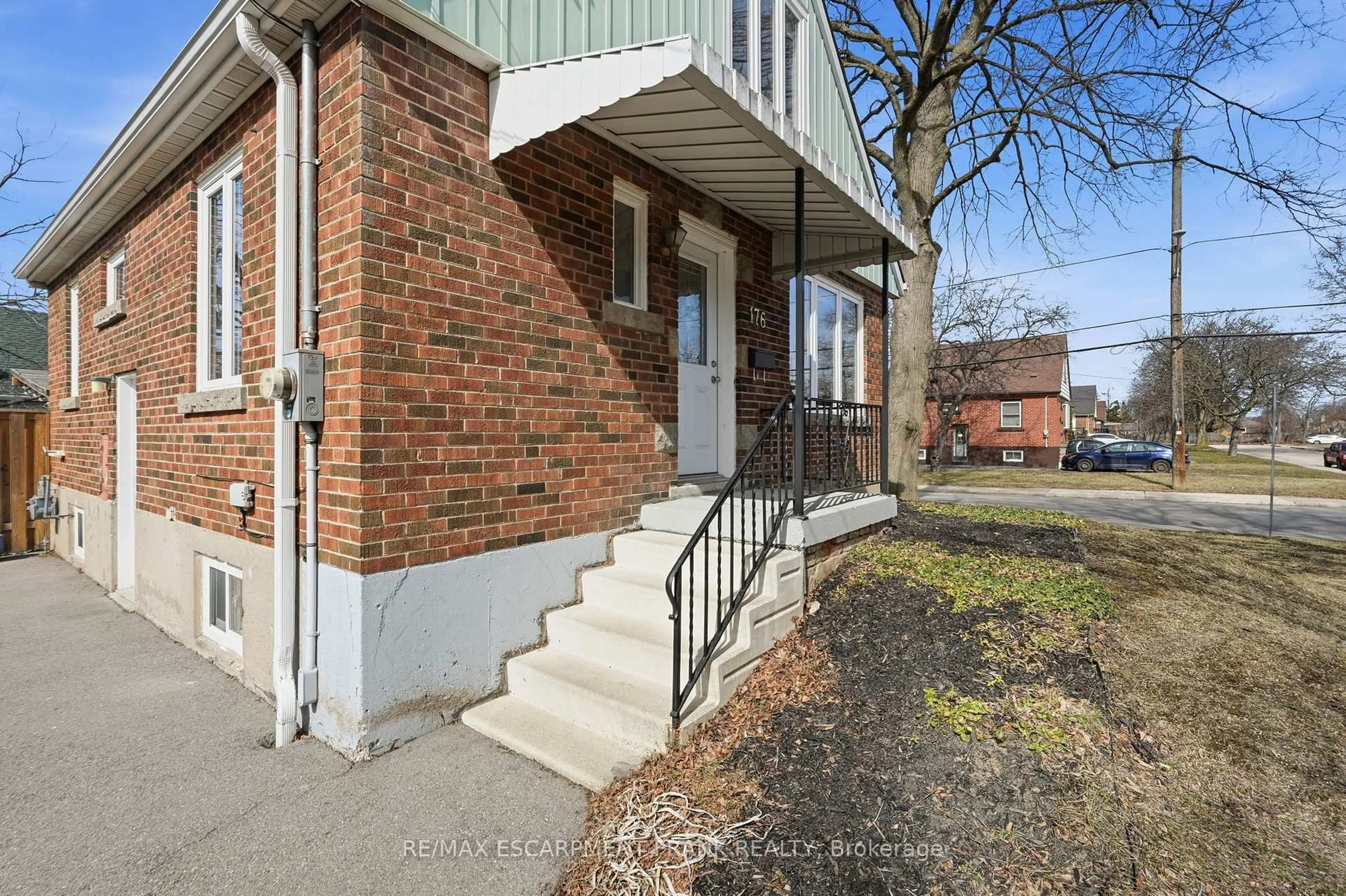 Unknown for 176 CHARLOTTE St, Hamilton Ontario L8K 4V6