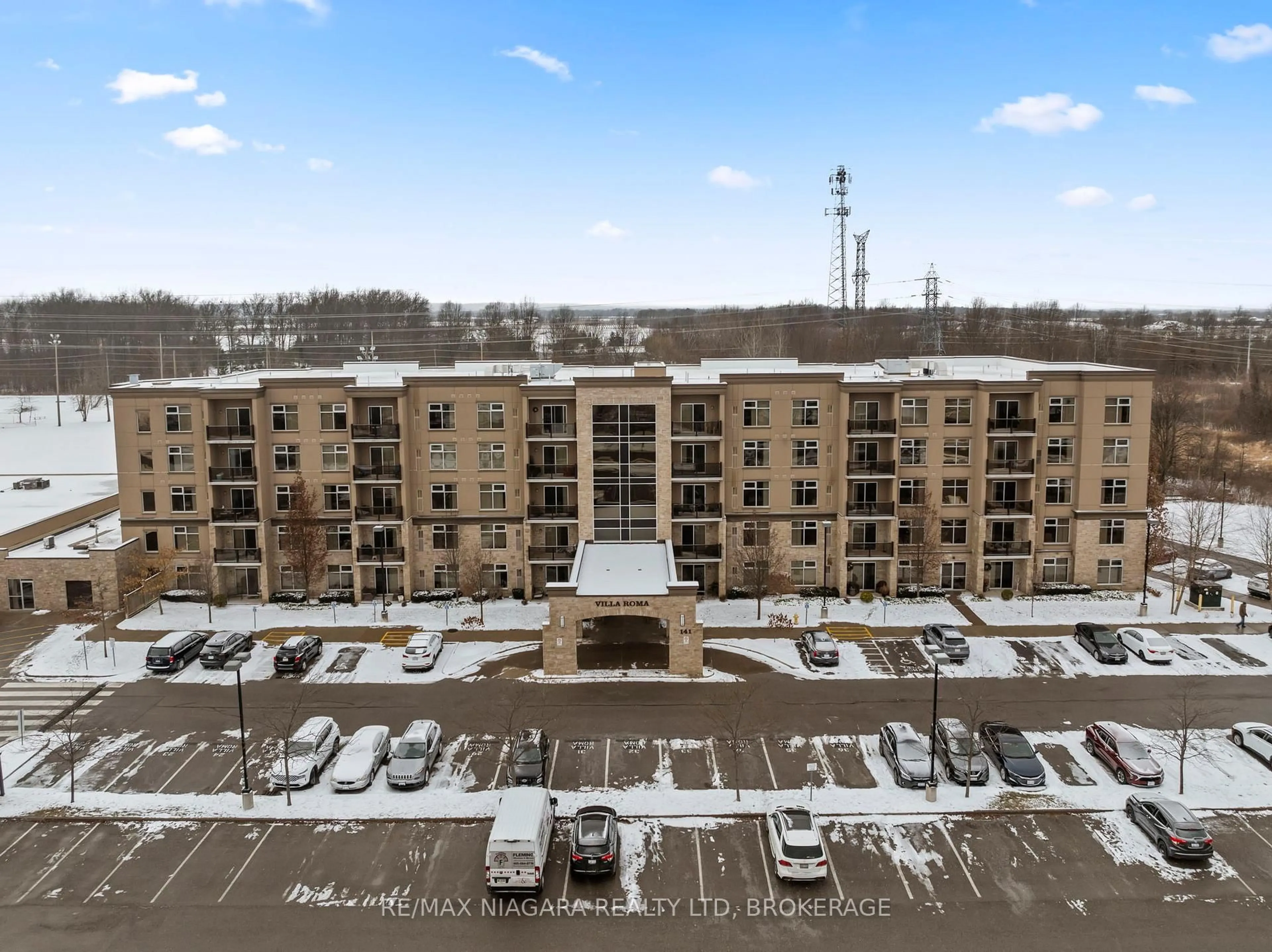 A pic from outside/outdoor area/front of a property/back of a property/a pic from drone, building for 141 Vansickle Rd #308, St. Catharines Ontario L2S 0E5