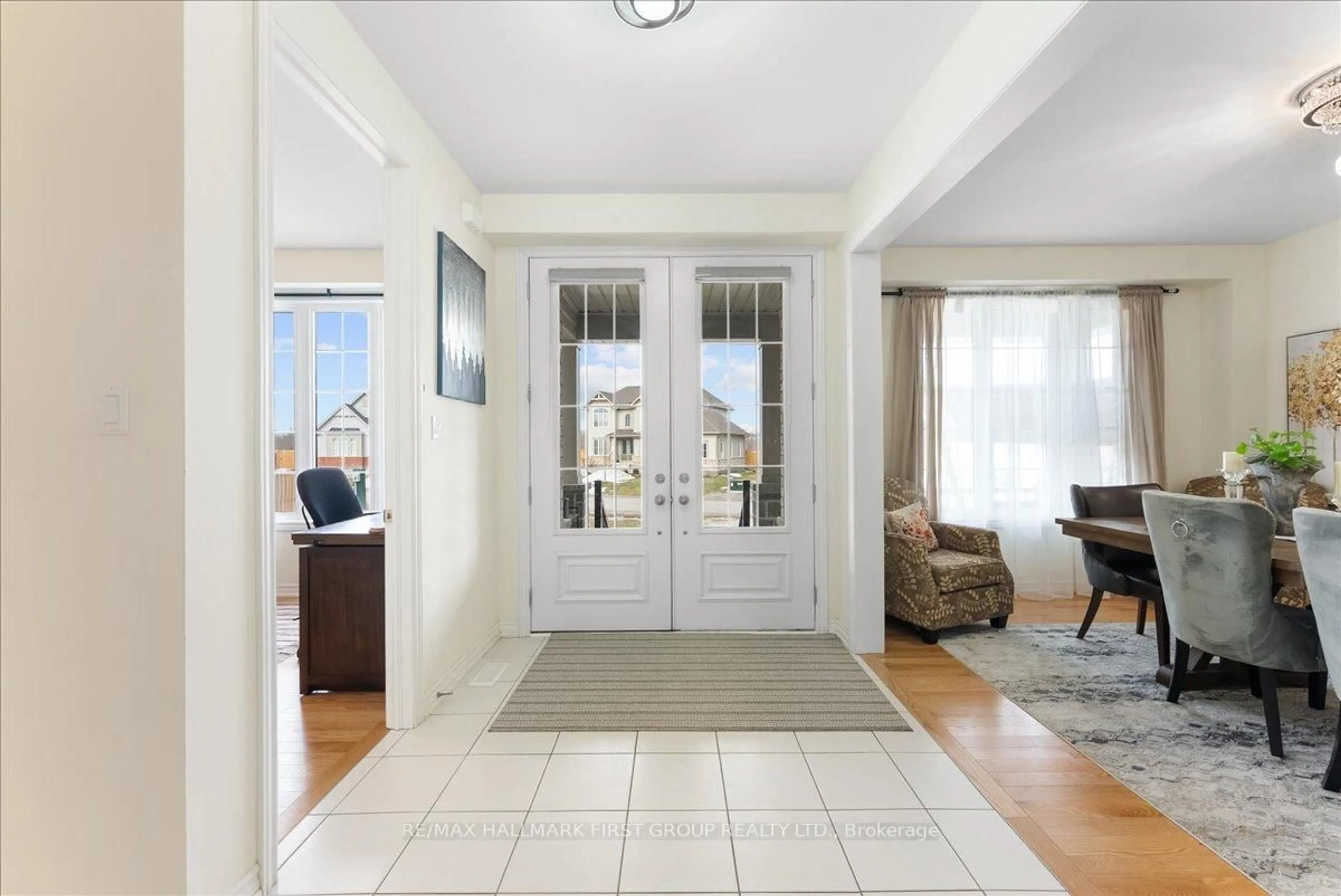 Indoor entryway for 8 Wishing Well Lane #20, Otonabee-South Monaghan Ontario K9J 0K6