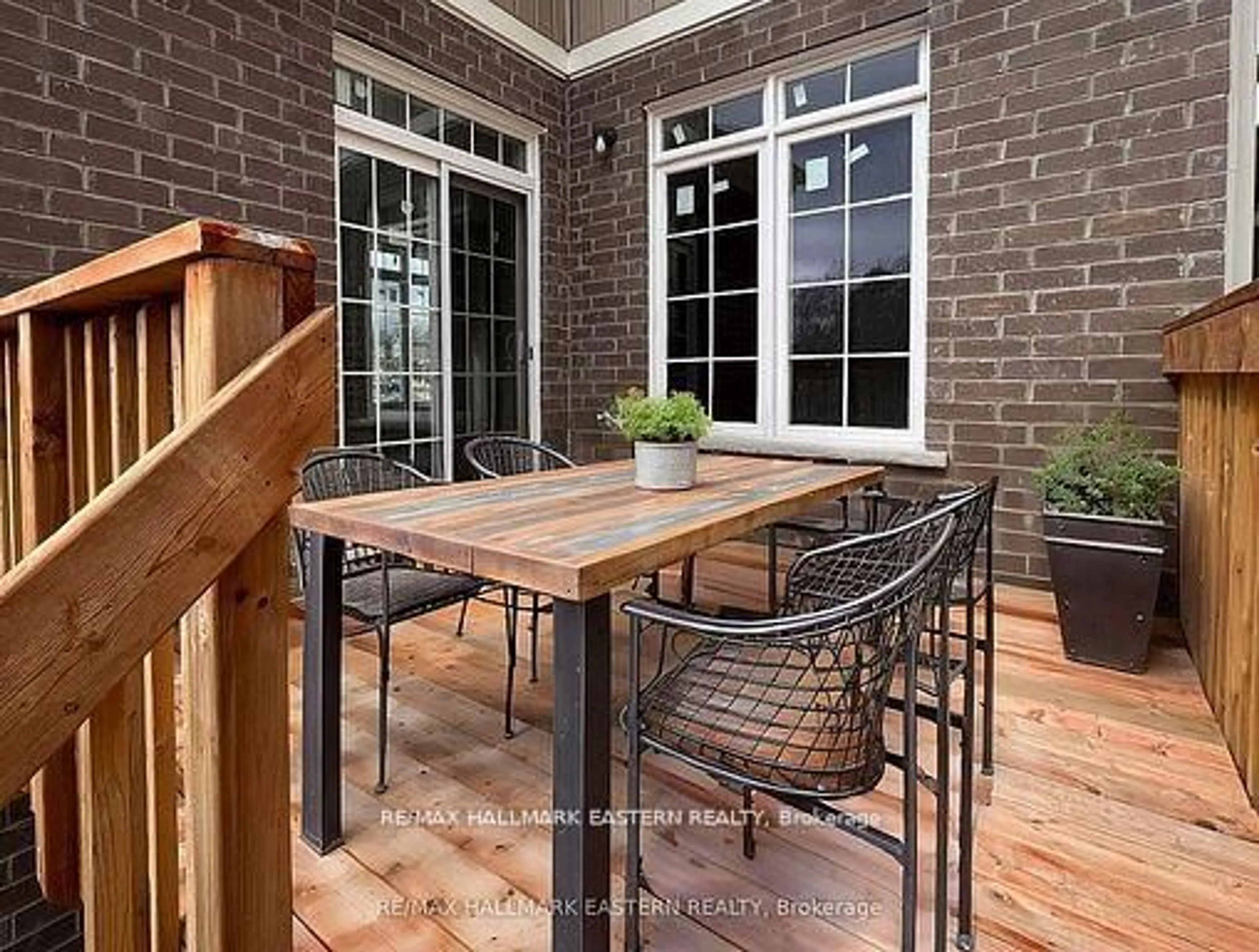 Patio, street for 35 COLDBROOK Dr, Cavan Monaghan Ontario L0A 1G0