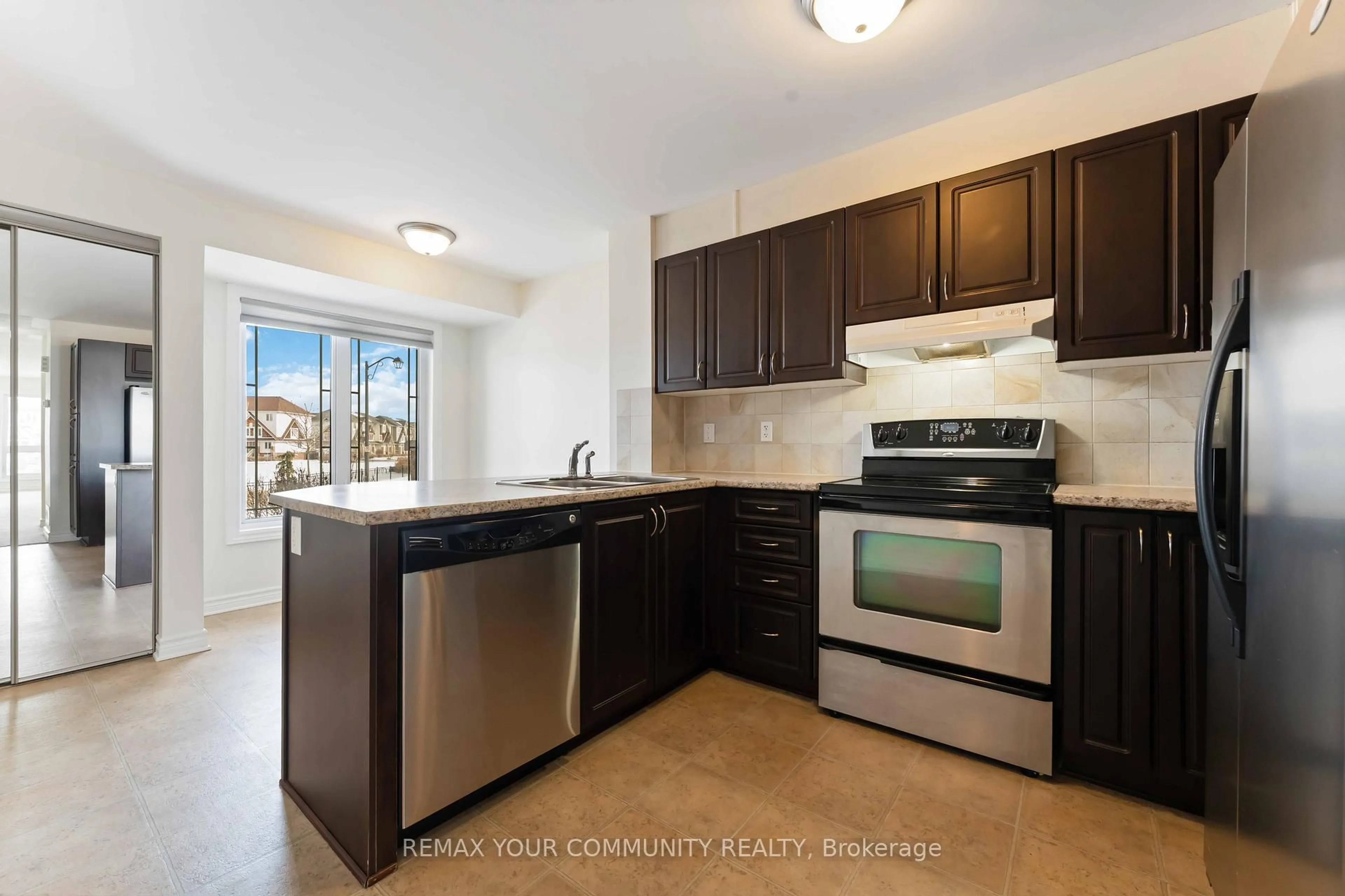 Standard kitchen, unknown for 785 Lakeridge Dr, Ottawa Ontario K4A 0N4