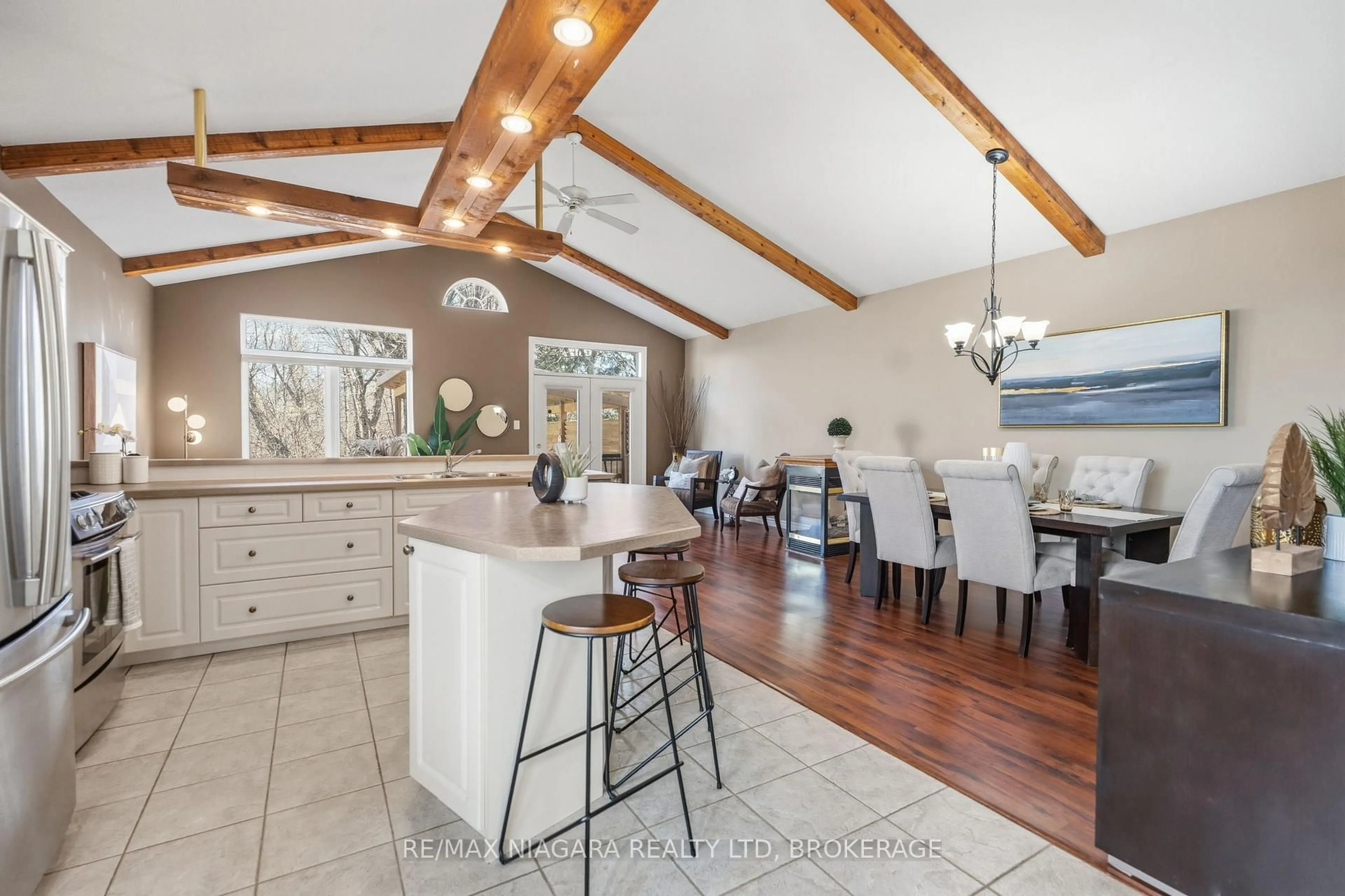 Open concept kitchen, unknown for 86 Newport St, St. Catharines Ontario L2M 1P7