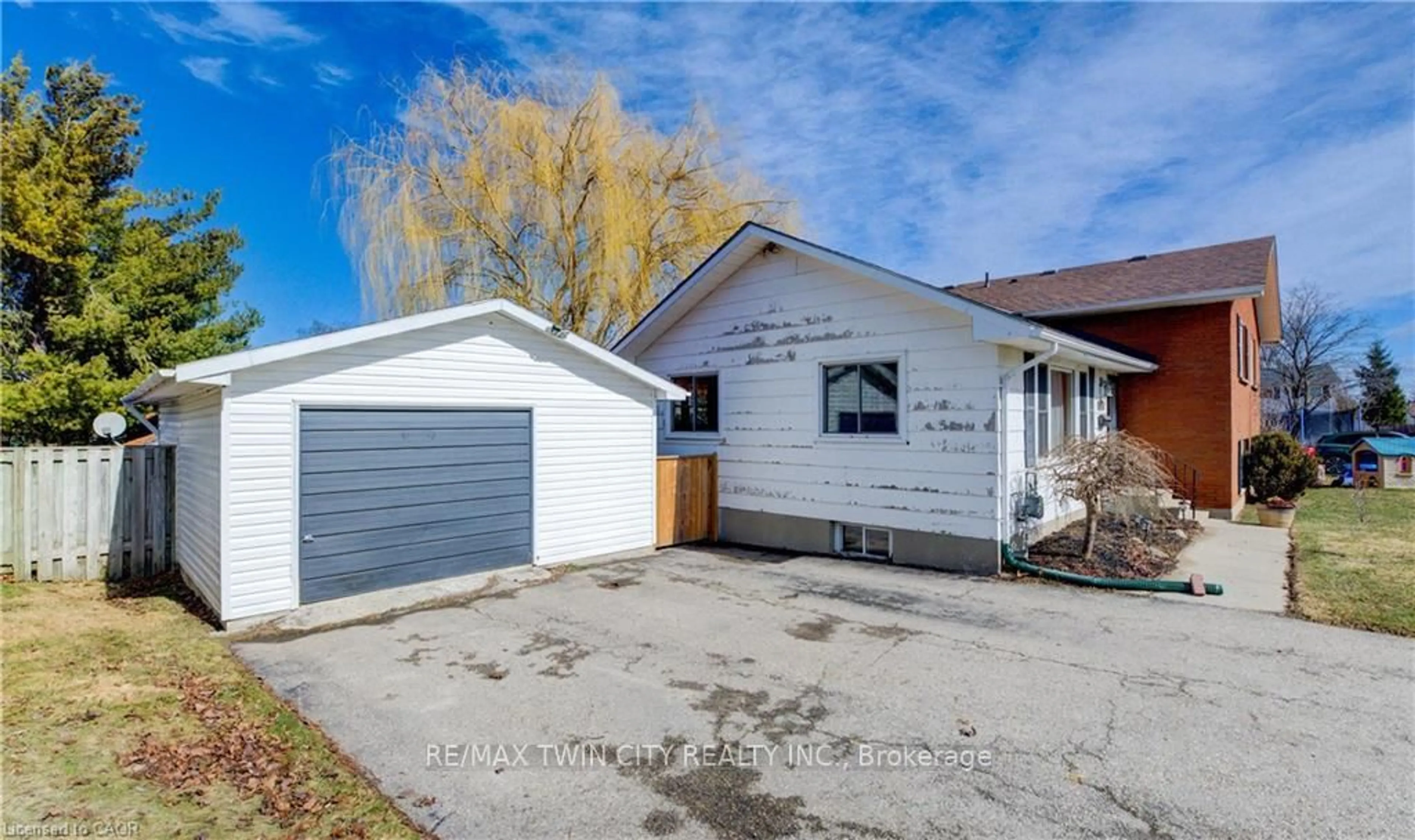 Unknown for 1099 SOVEREIGN Rd, Woodstock Ontario N4S 5P3