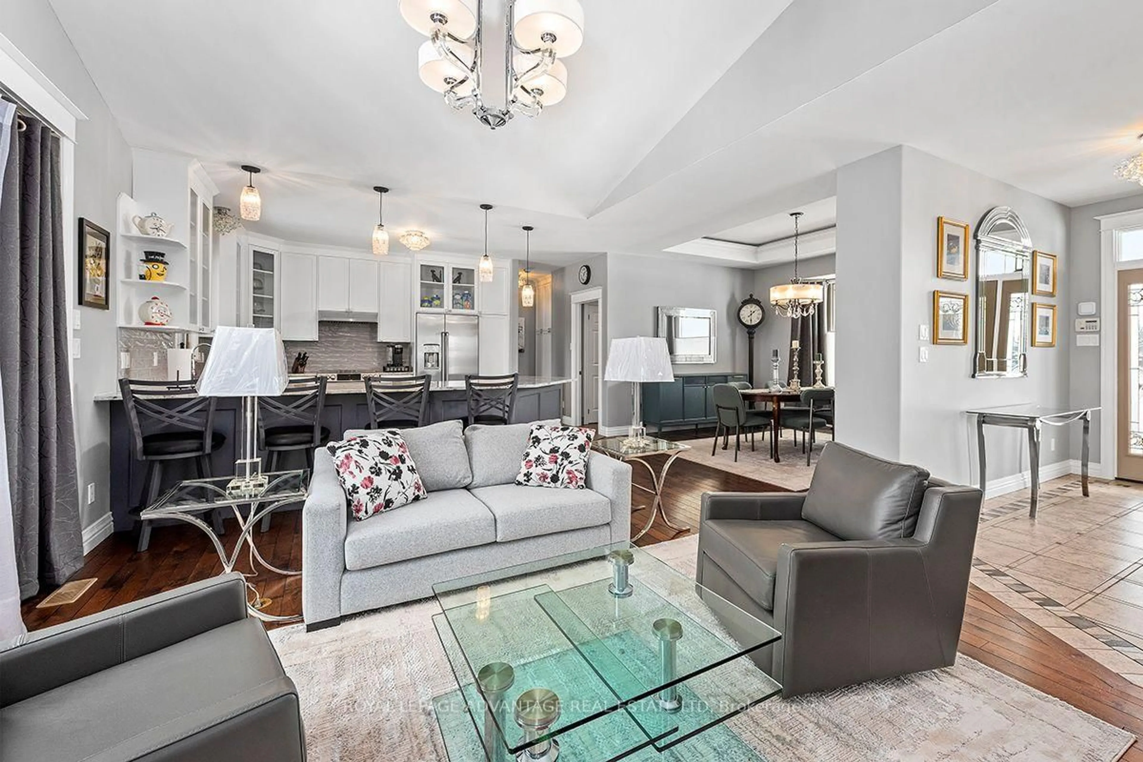 Living room with furniture, unknown for 263 Georgina St, Perth Ontario K7H 3C9