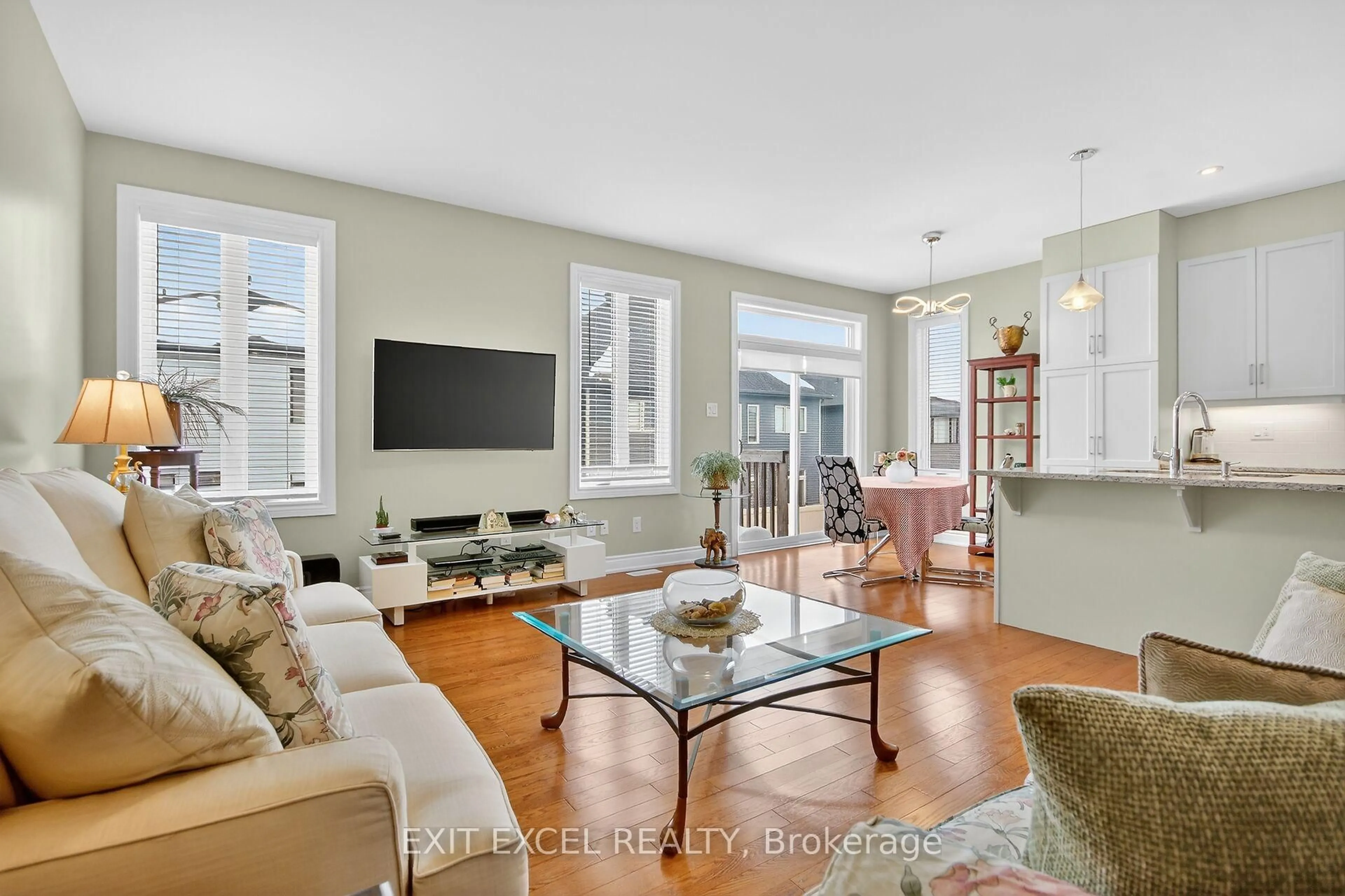 Living room with furniture, unknown for 478 Fernside St, Ottawa Ontario K1T 3X1