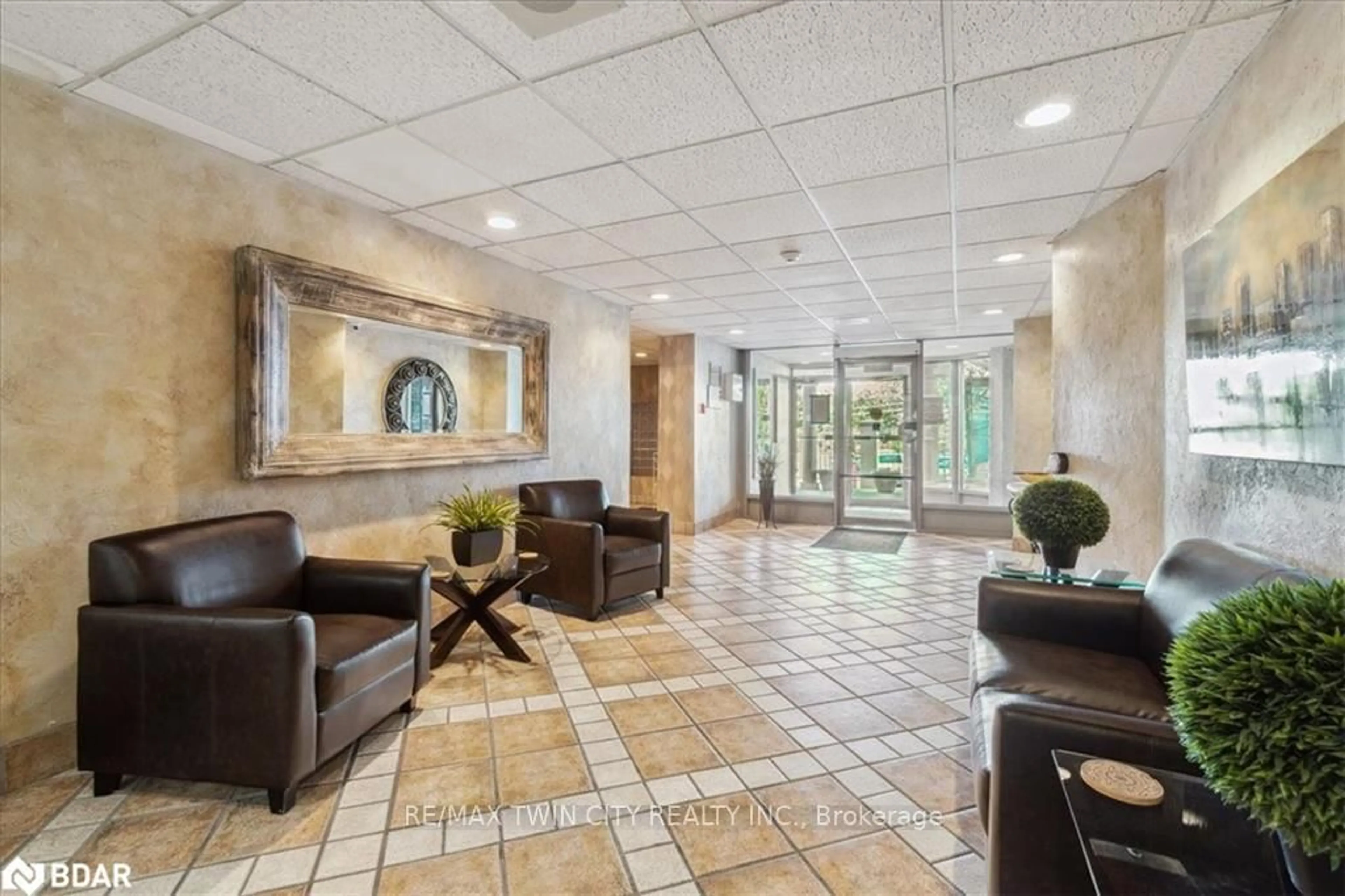 Lobby for 55 Green Valley Dr #801, Kitchener Ontario N2P 1Z6