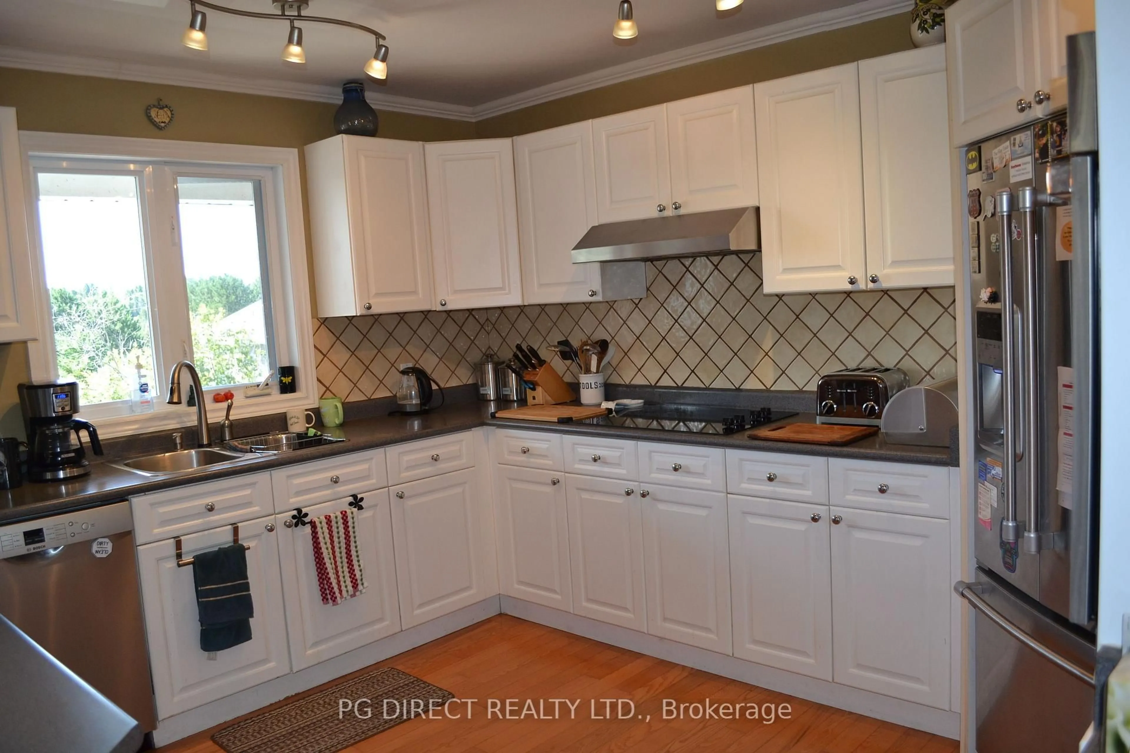 Standard kitchen, unknown for 270 Pinecreek Cres, Callander Ontario P0H 1H0