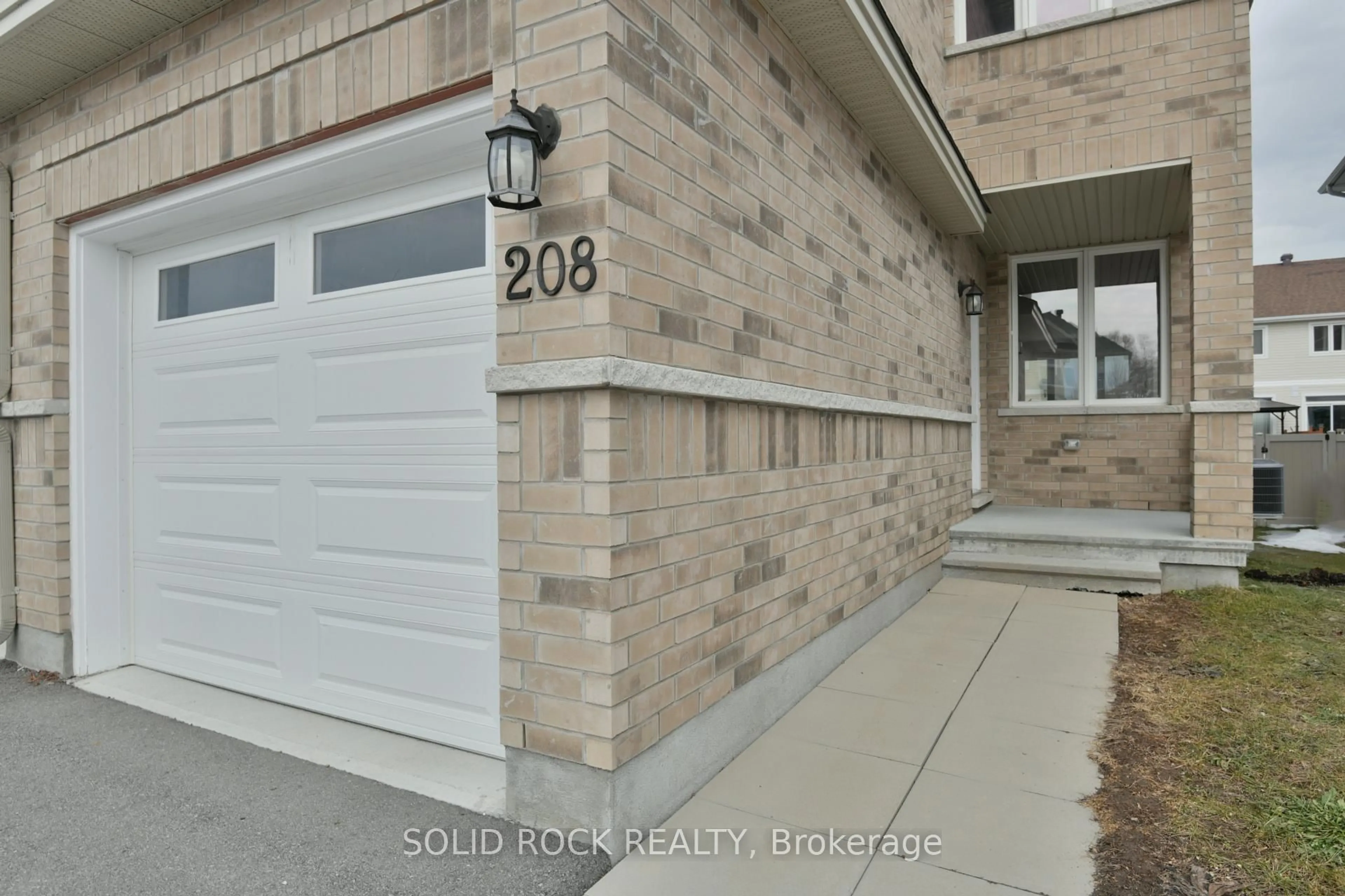 Unknown for 208 Bert Hall St, Arnprior Ontario K7S 0H1