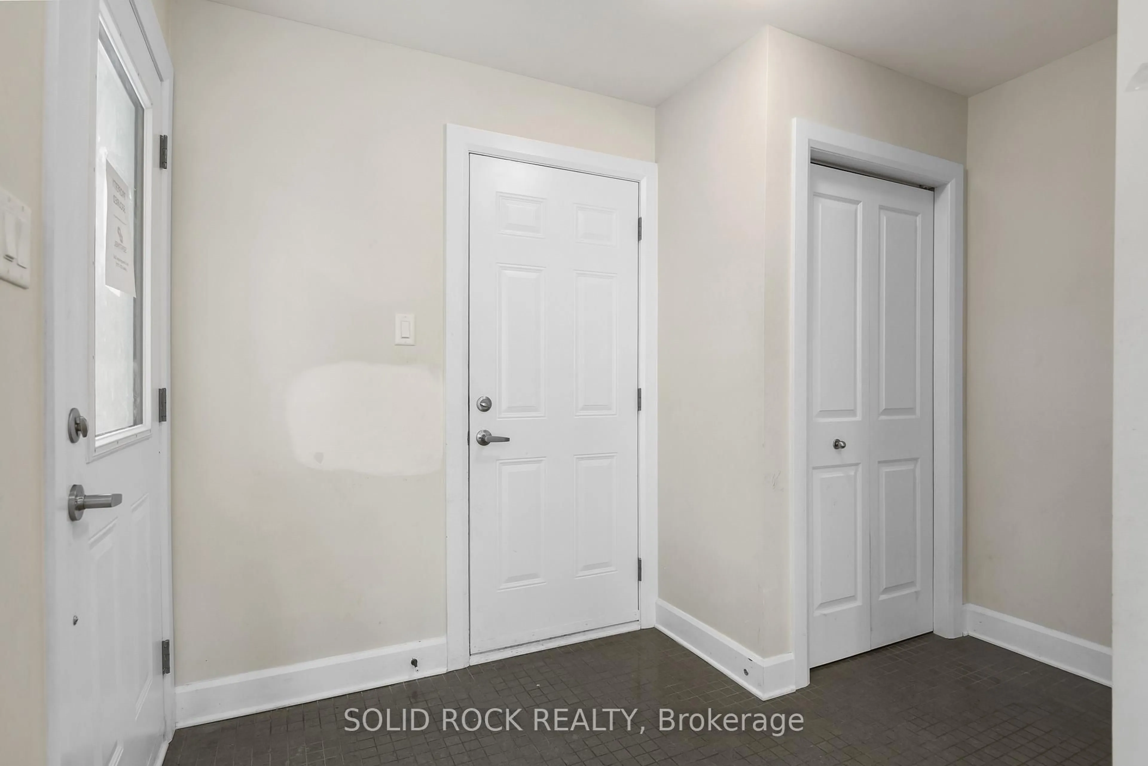 Unknown for 208 Bert Hall St, Arnprior Ontario K7S 0H1