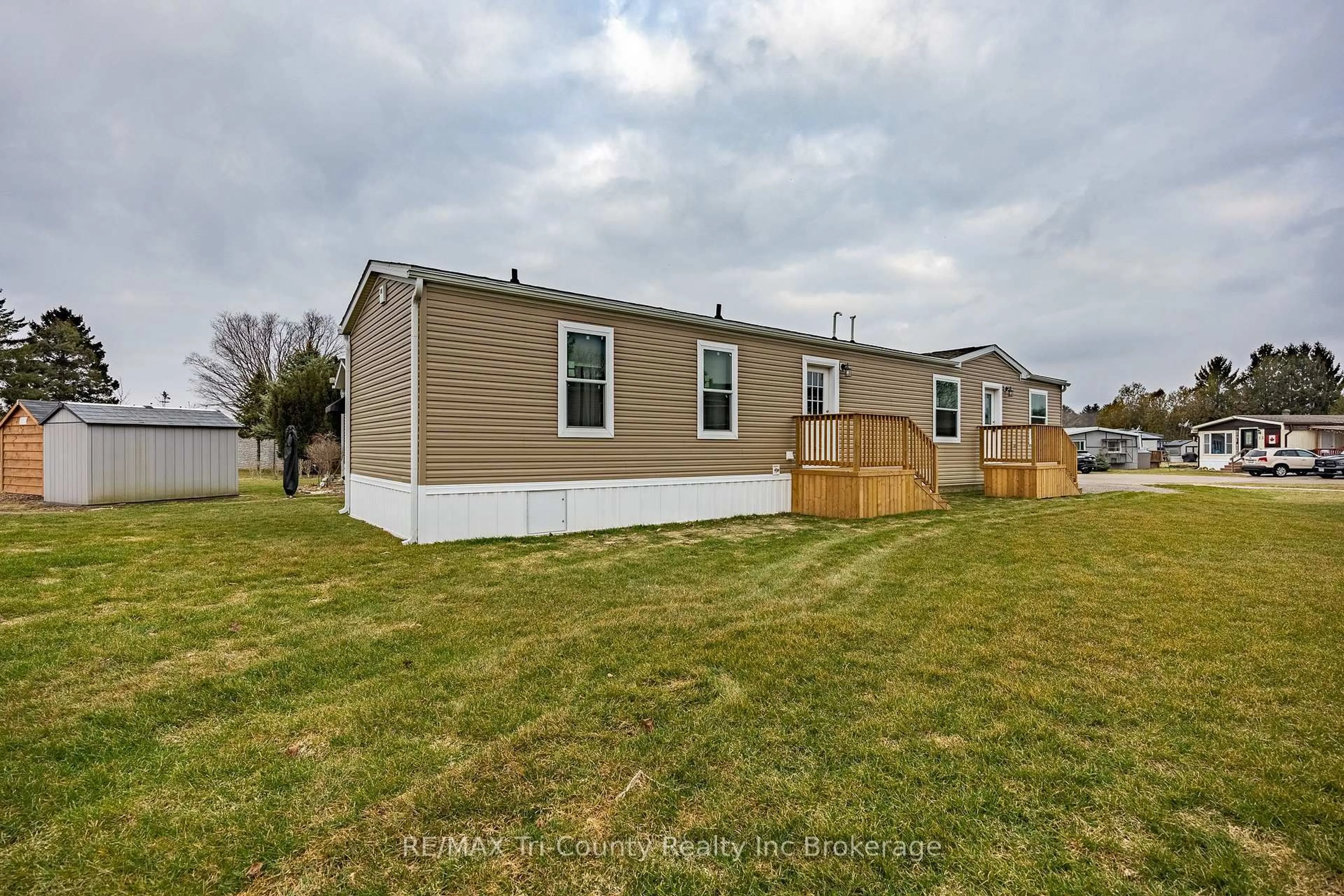 Home with vinyl exterior material, water/lake/river/ocean view for 11981 Plank Rd #9, Bayham Ontario N4G 4G9