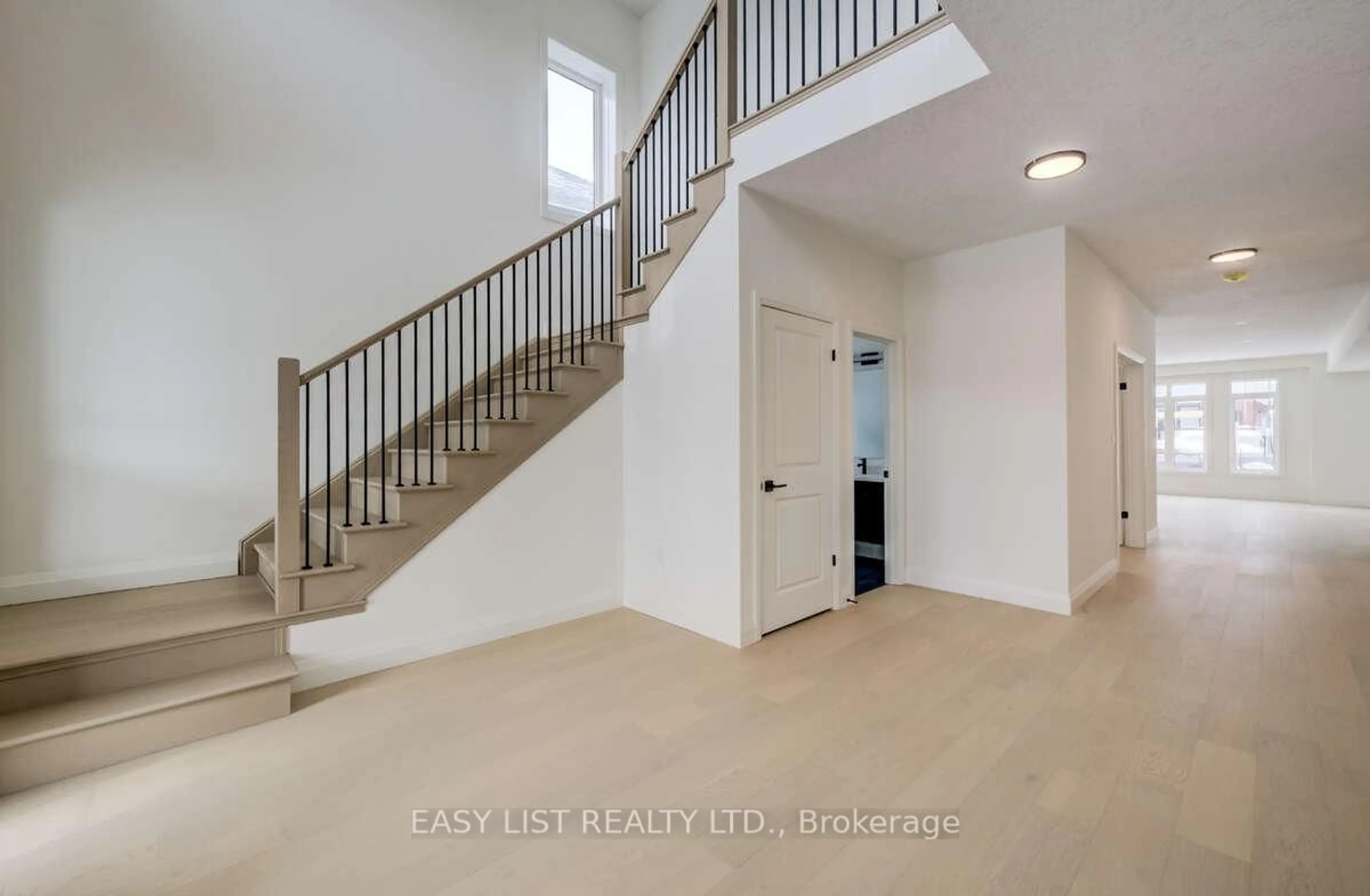 Stairs for 487 Black St, Centre Wellington Ontario N1M 0A2