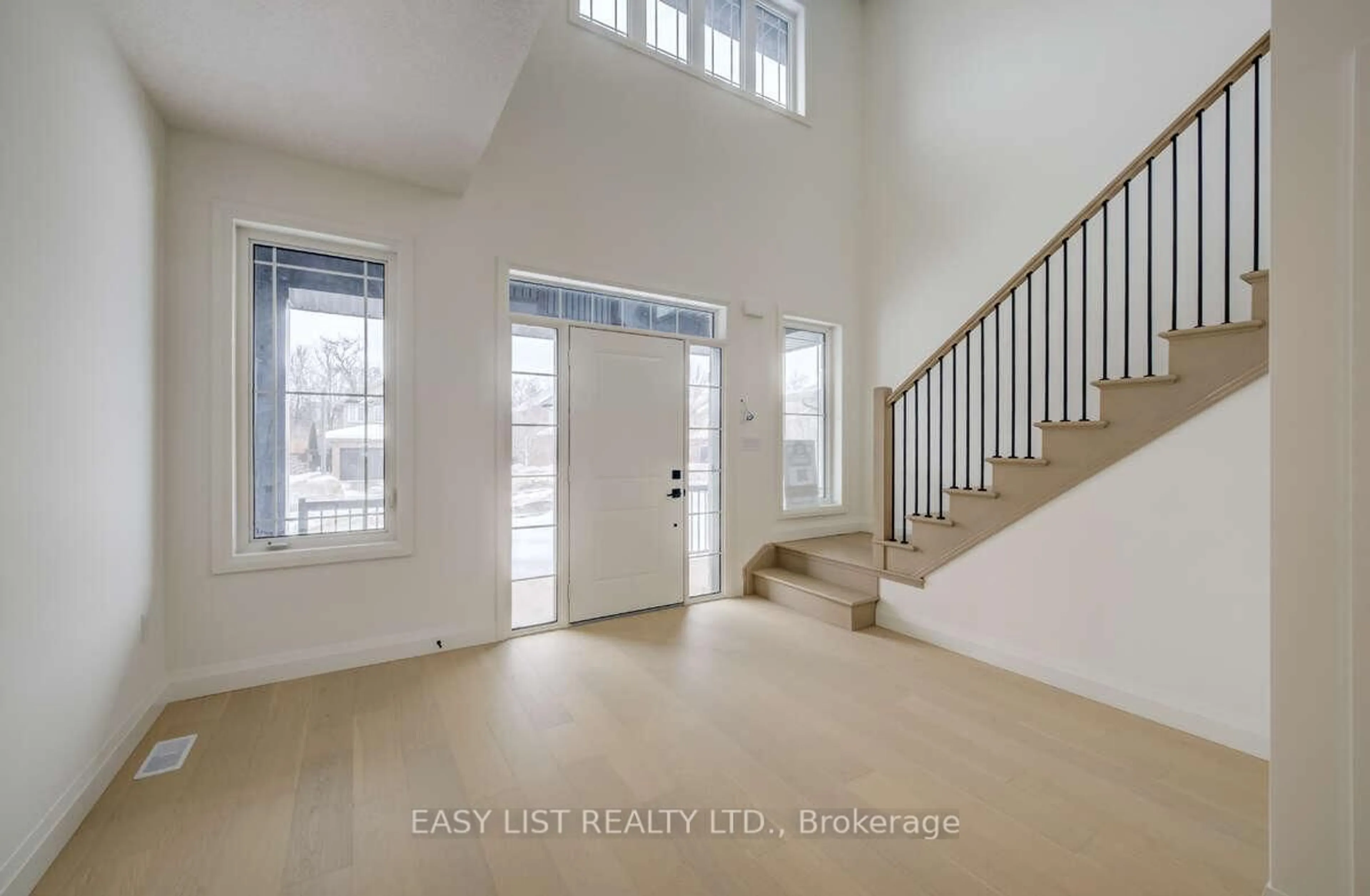 Indoor entryway for 487 Black St, Centre Wellington Ontario N1M 0A2