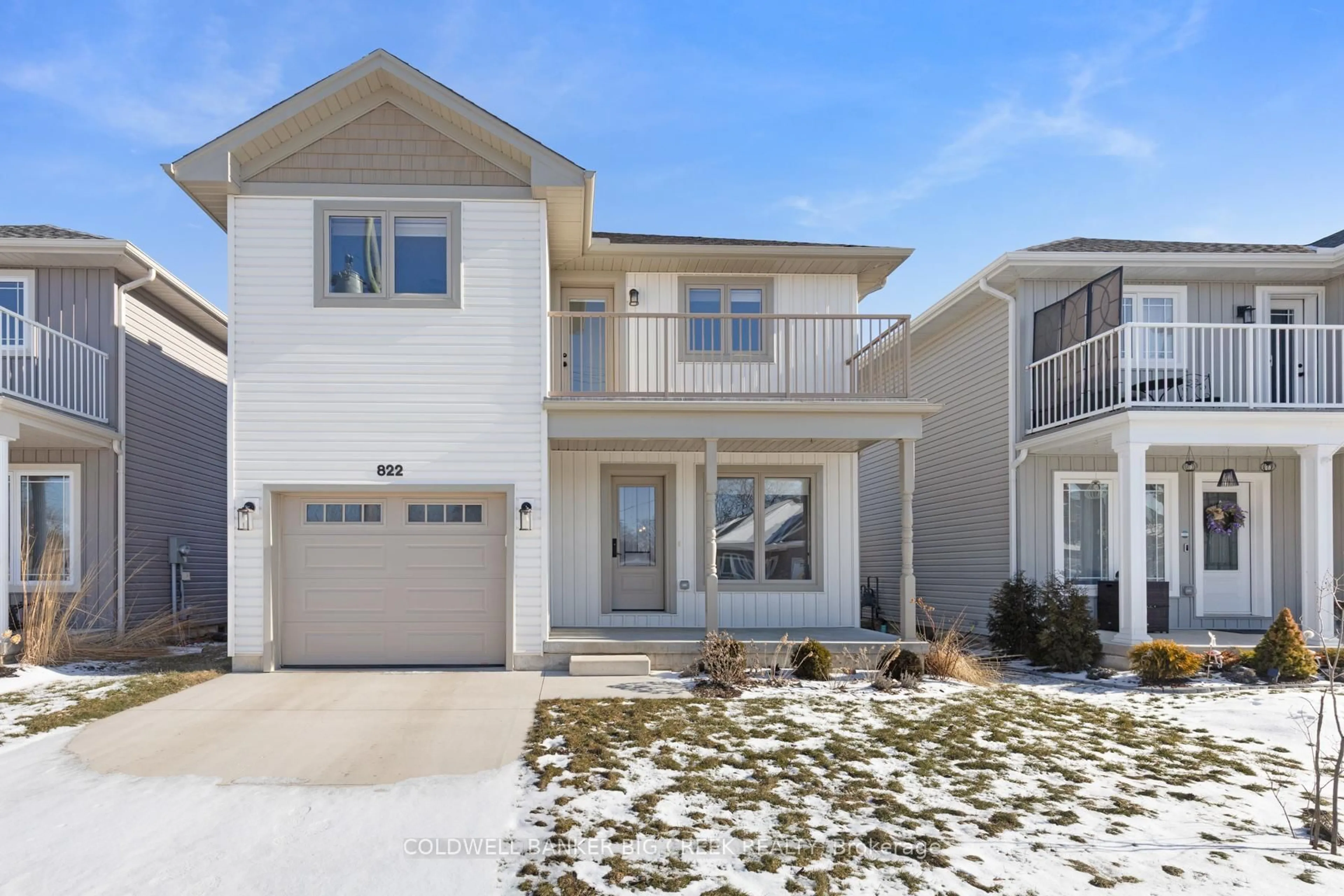 Home with vinyl exterior material, street for 822 Main St, Norfolk Ontario N0A 1N0