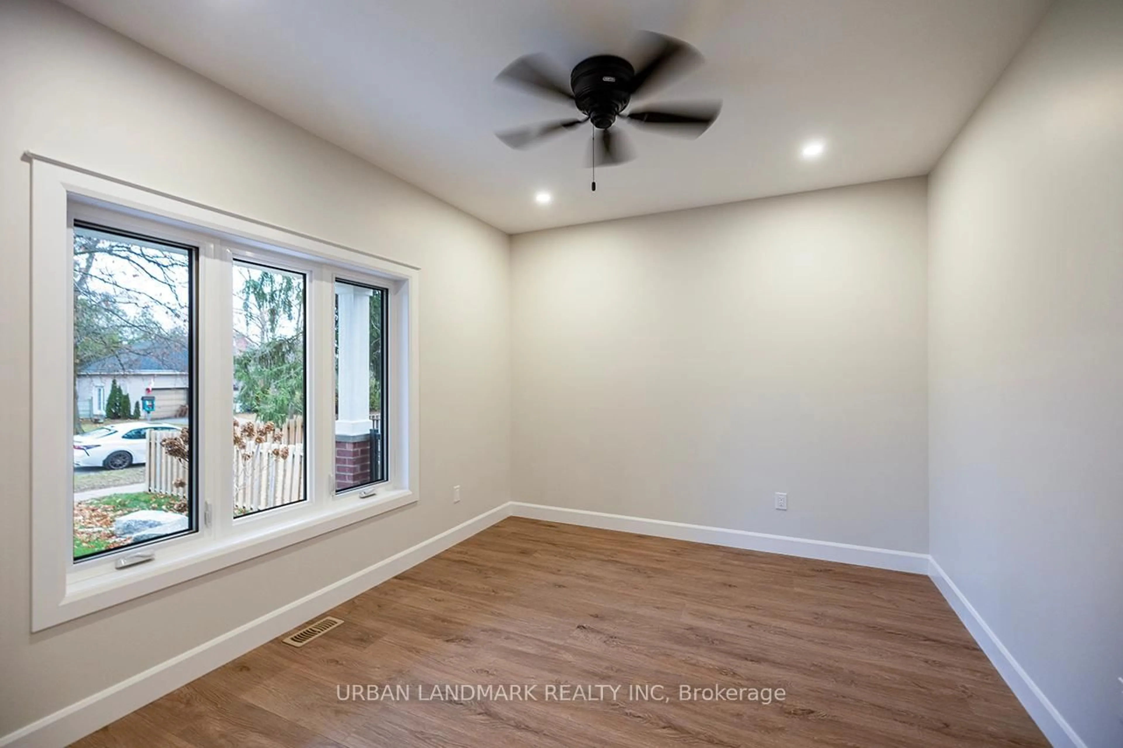 A pic of a room for 214 Aberdeen Ave, Peterborough Ontario K9H 3Y1