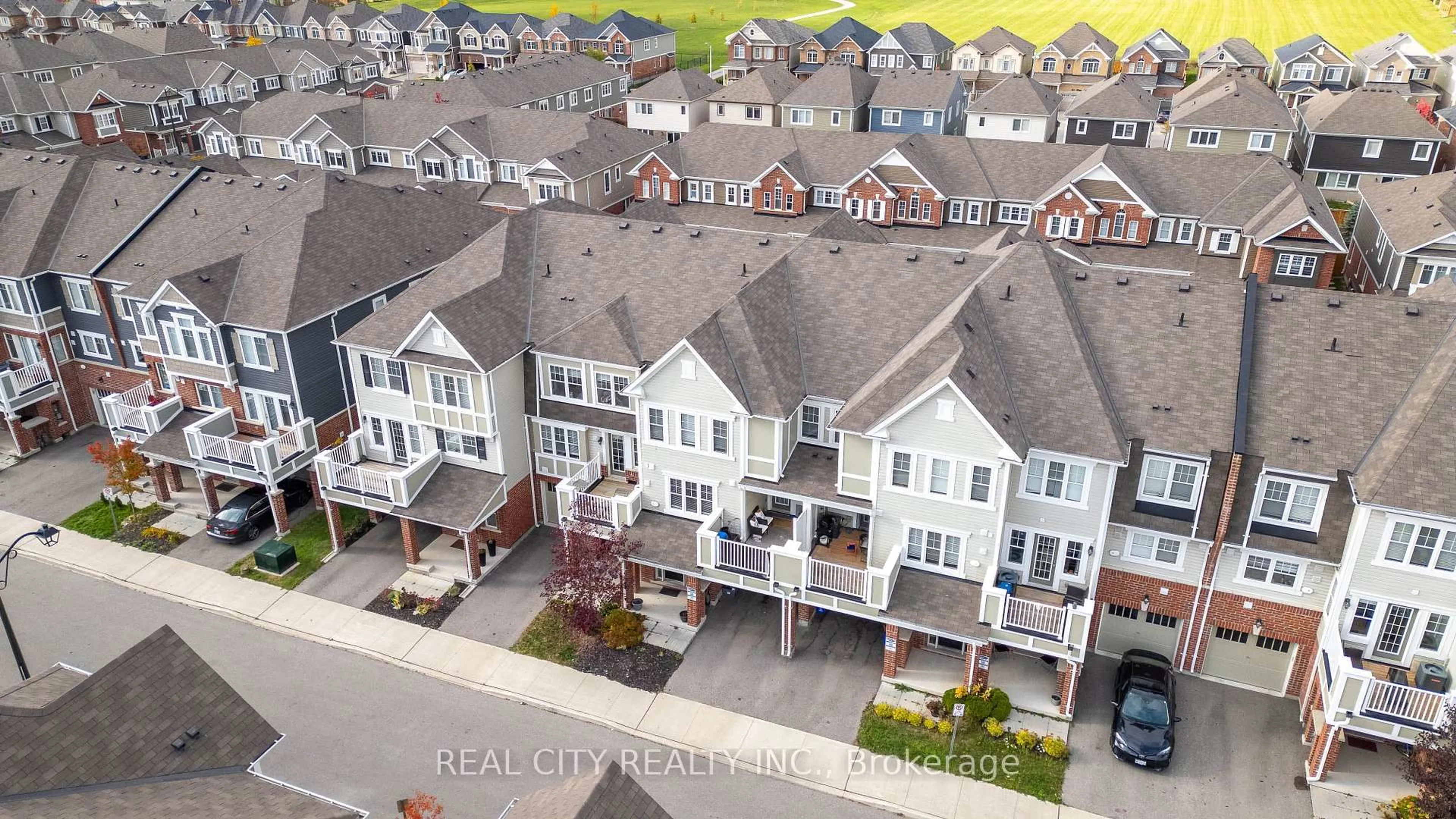 A pic from outside/outdoor area/front of a property/back of a property/a pic from drone, unknown for 143 Ridge Rd #48, Cambridge Ontario N3E 0E1