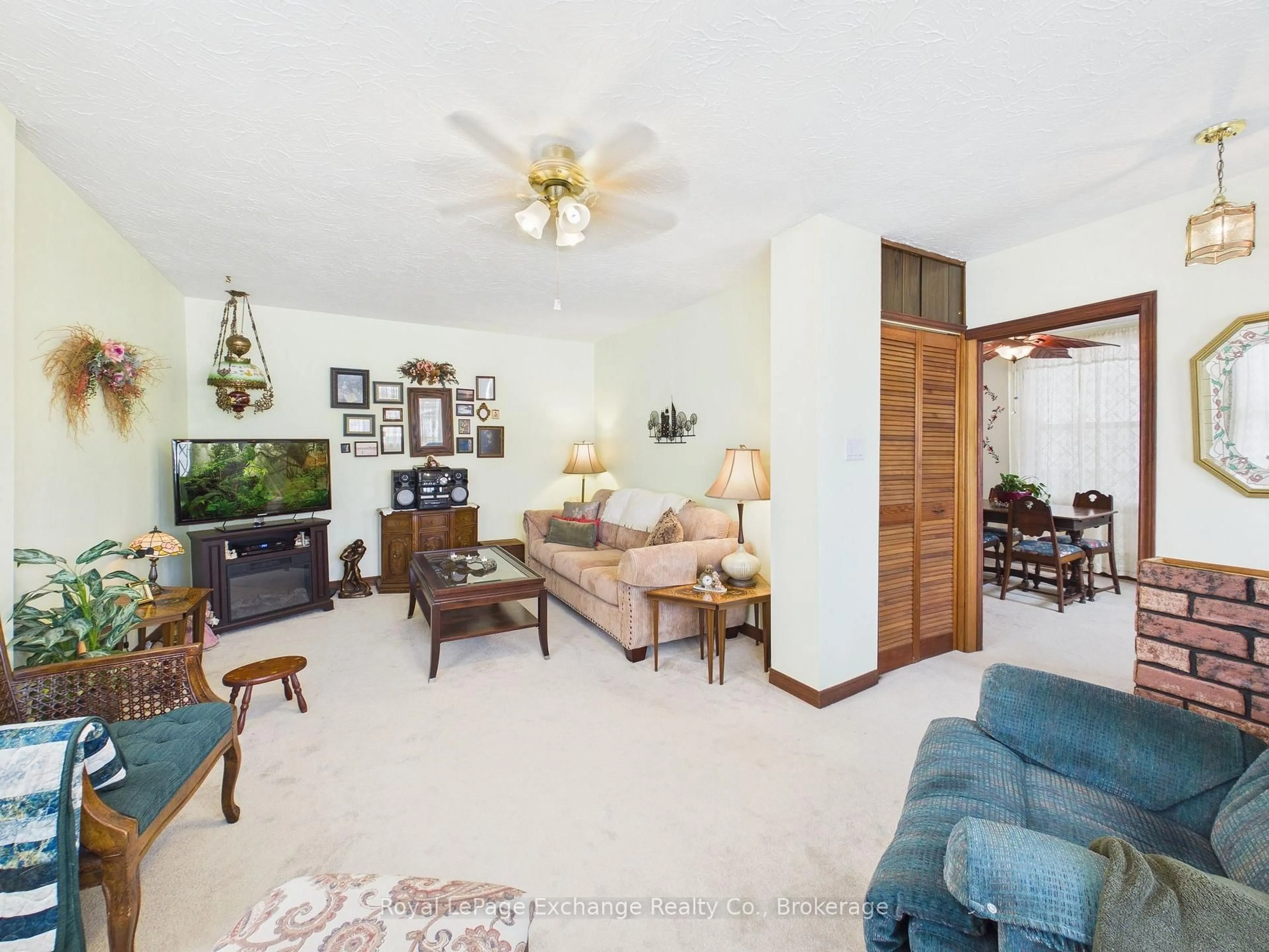 Living room with furniture, unknown for 350 St Albert St, Kincardine Ontario N2Z 2T8