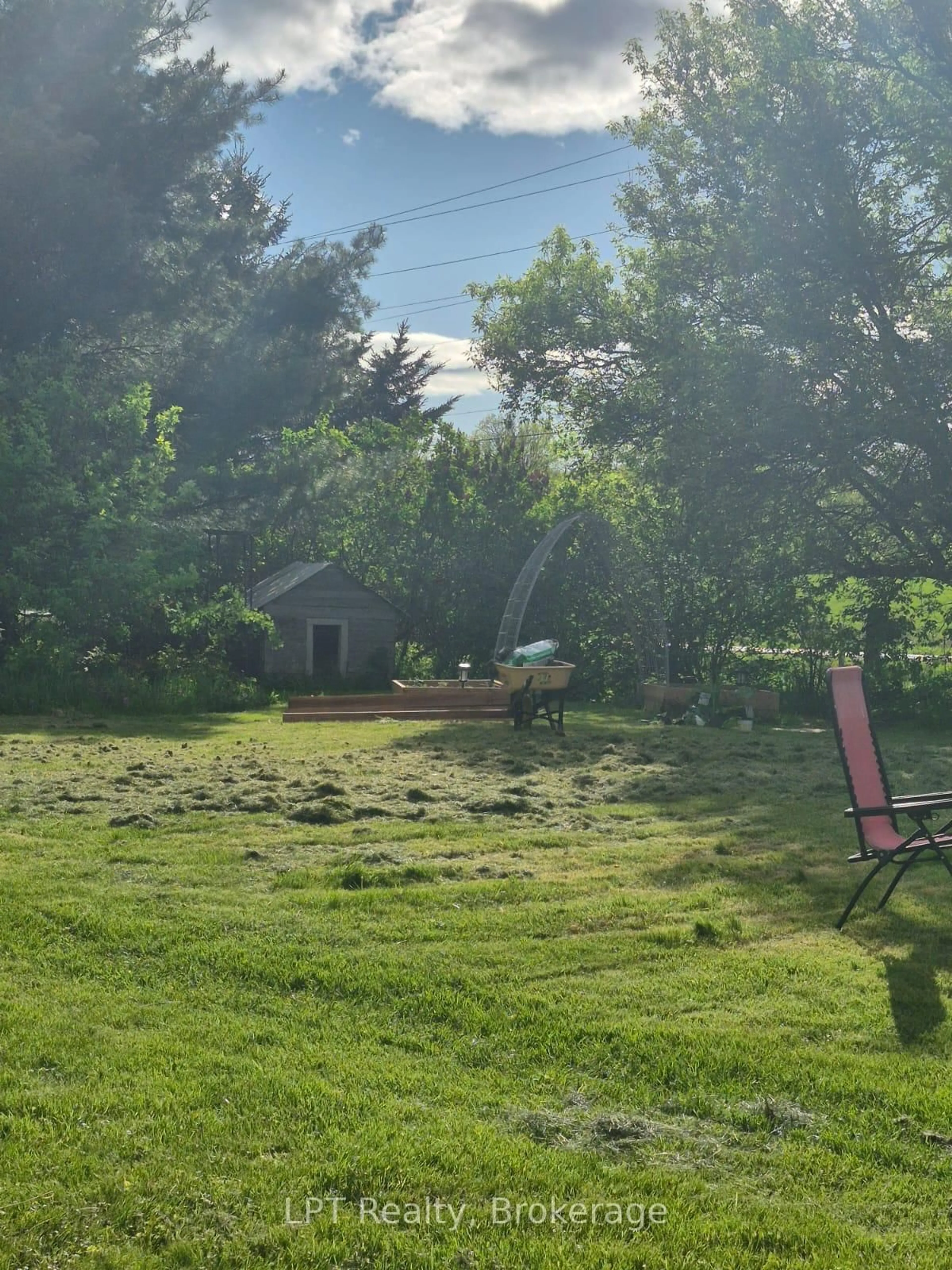 Unknown for 6 Union St, Kaladar Ontario K0K 1Z0