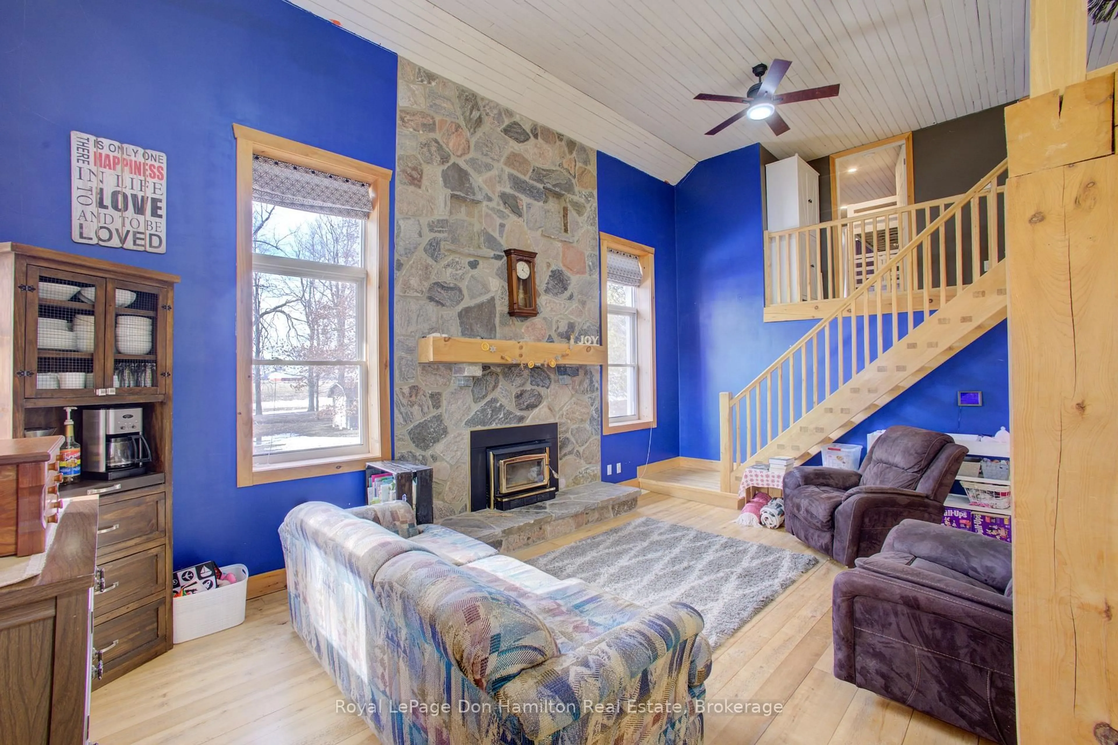 Living room with furniture, unknown for 8539 Concession 8, Mapleton Ontario N0G 2K0