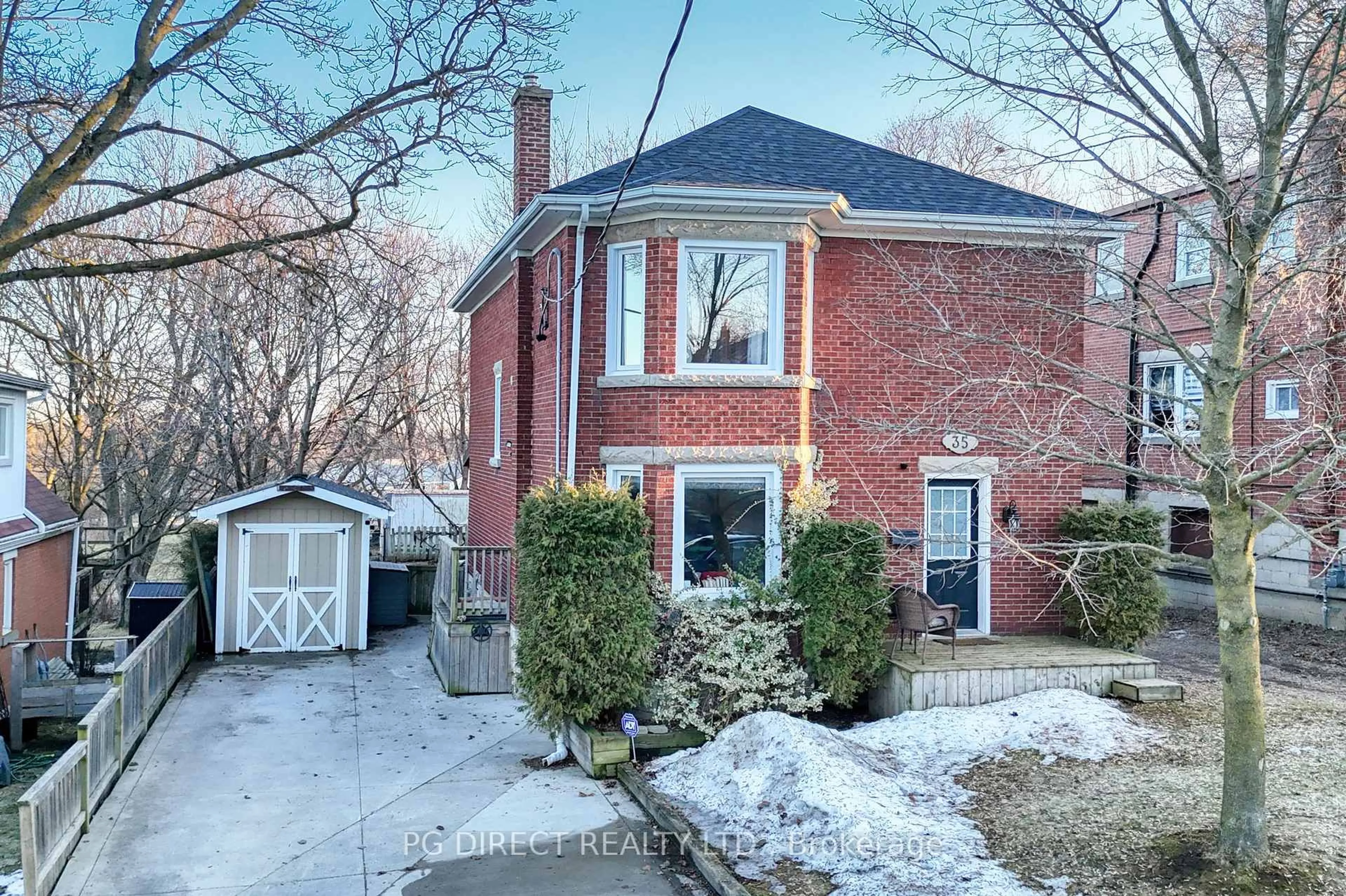 Home with brick exterior material, street for 35 Francis St, Cambridge Ontario N1S 1Z6