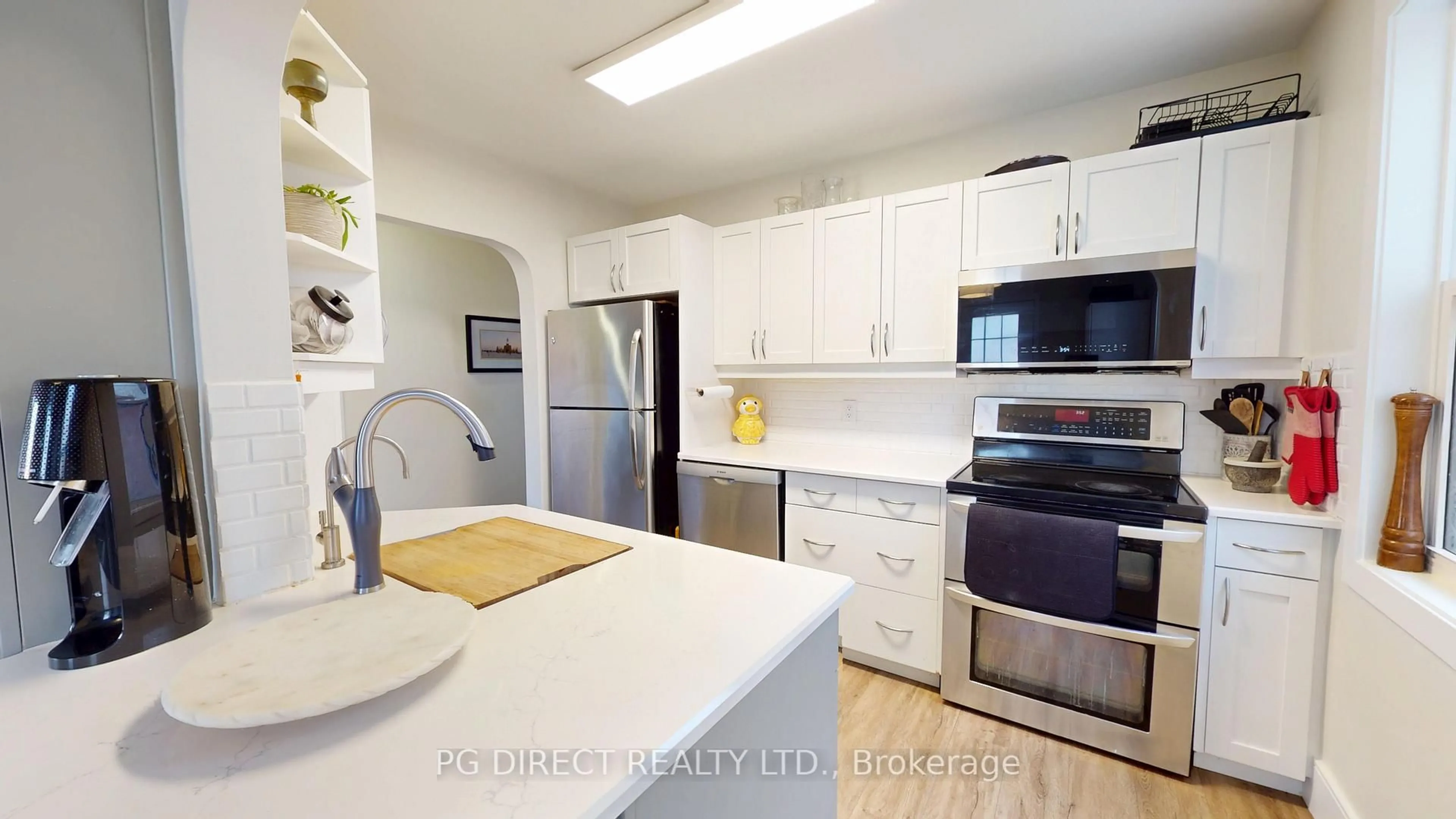 Unknown for 35 Francis St, Cambridge Ontario N1S 1Z6