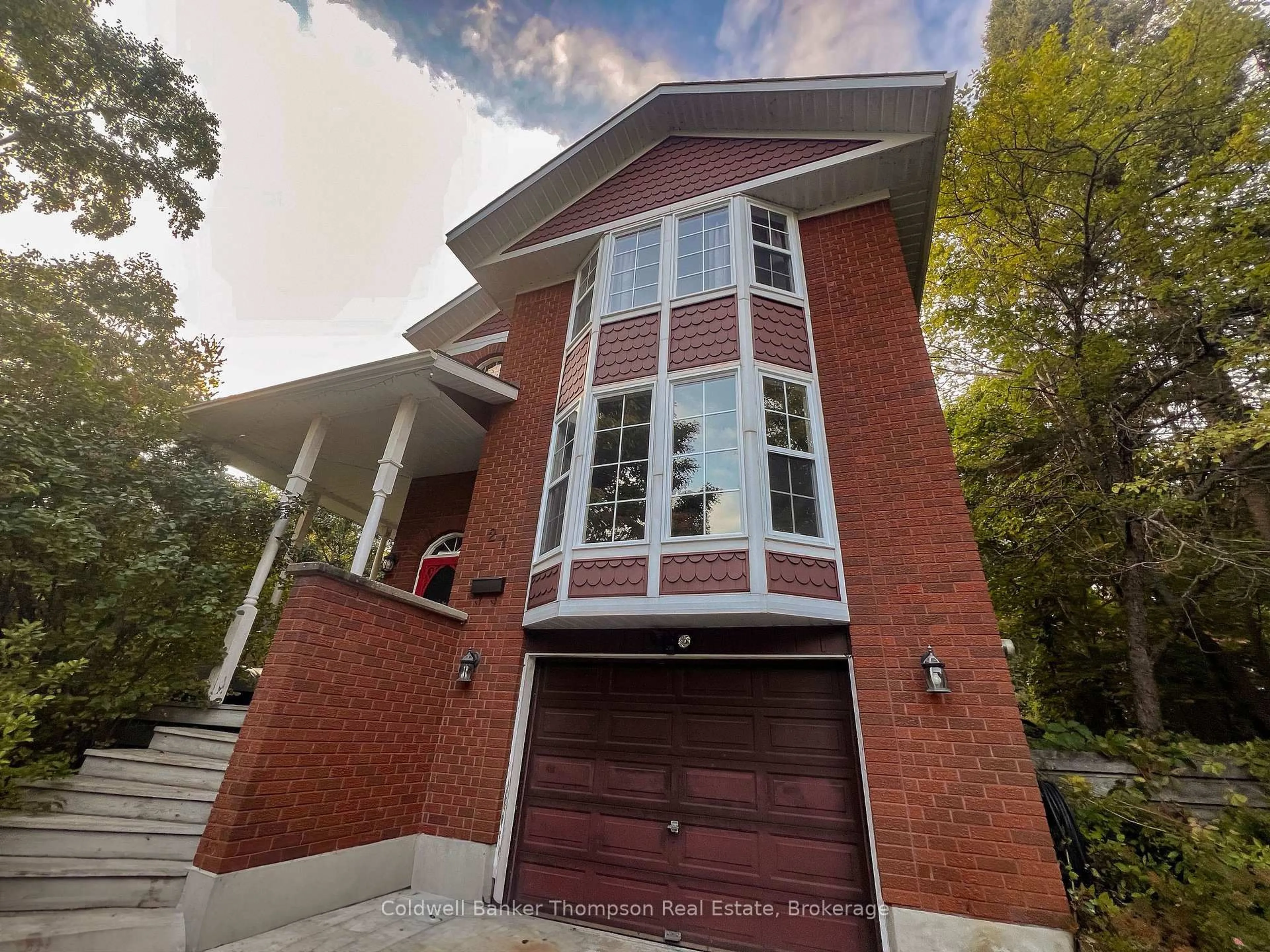 Home with brick exterior material, unknown for 21 Birchwood Dr, Sundridge Ontario P0A 1Z0