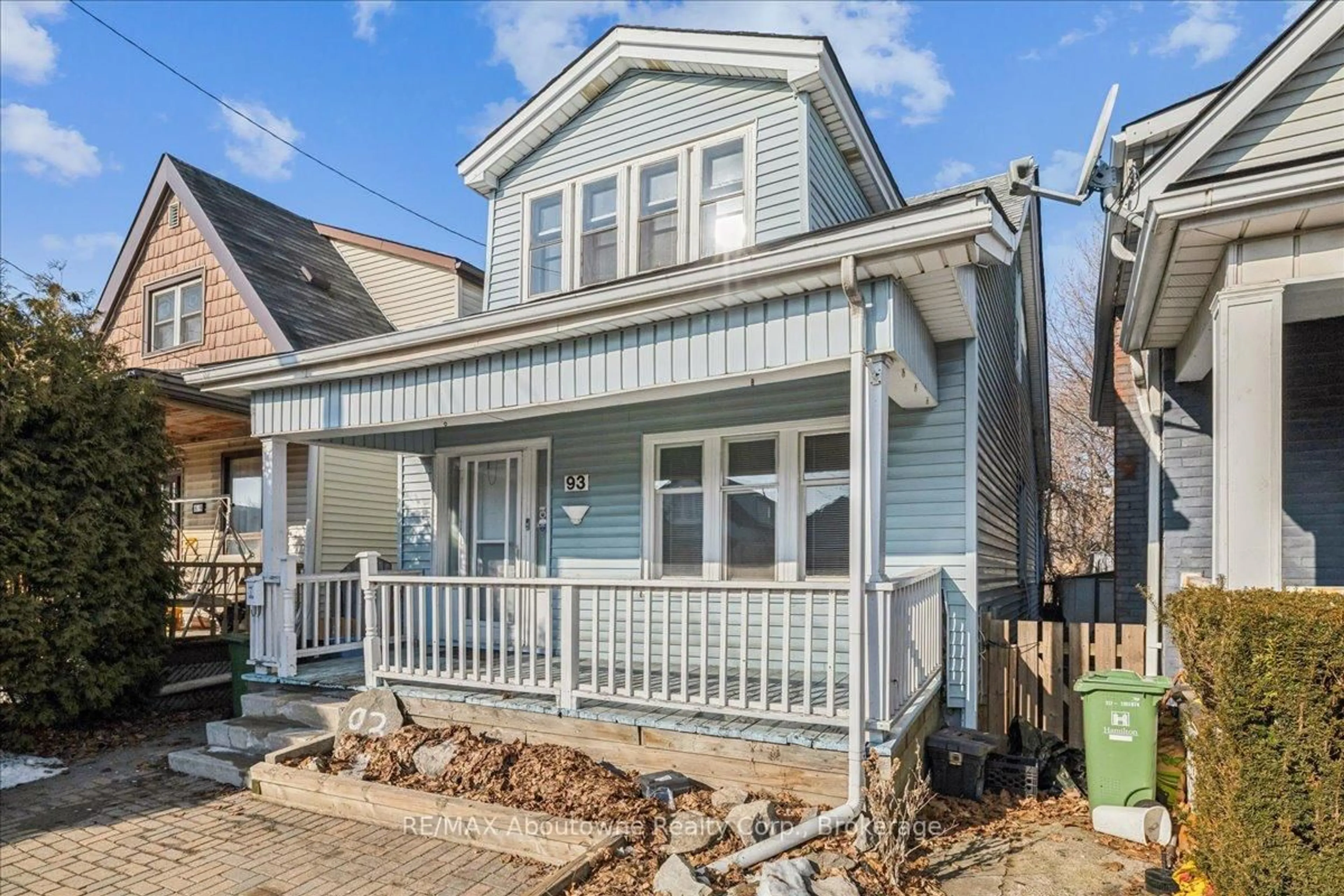 Home with vinyl exterior material, street for 93 Graham Ave, Hamilton Ontario L8H 4J8