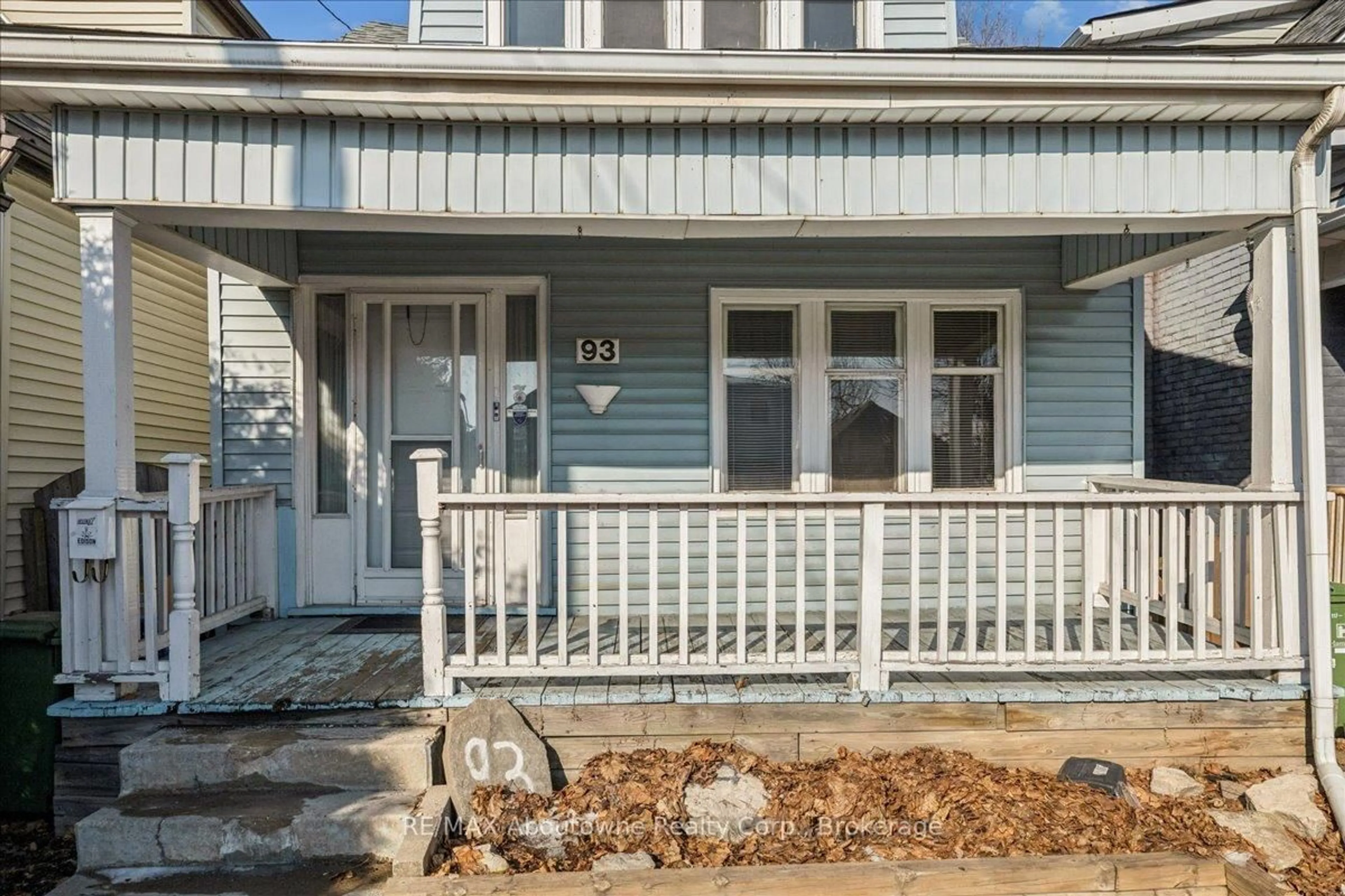 Home with vinyl exterior material, street for 93 Graham Ave, Hamilton Ontario L8H 4J8