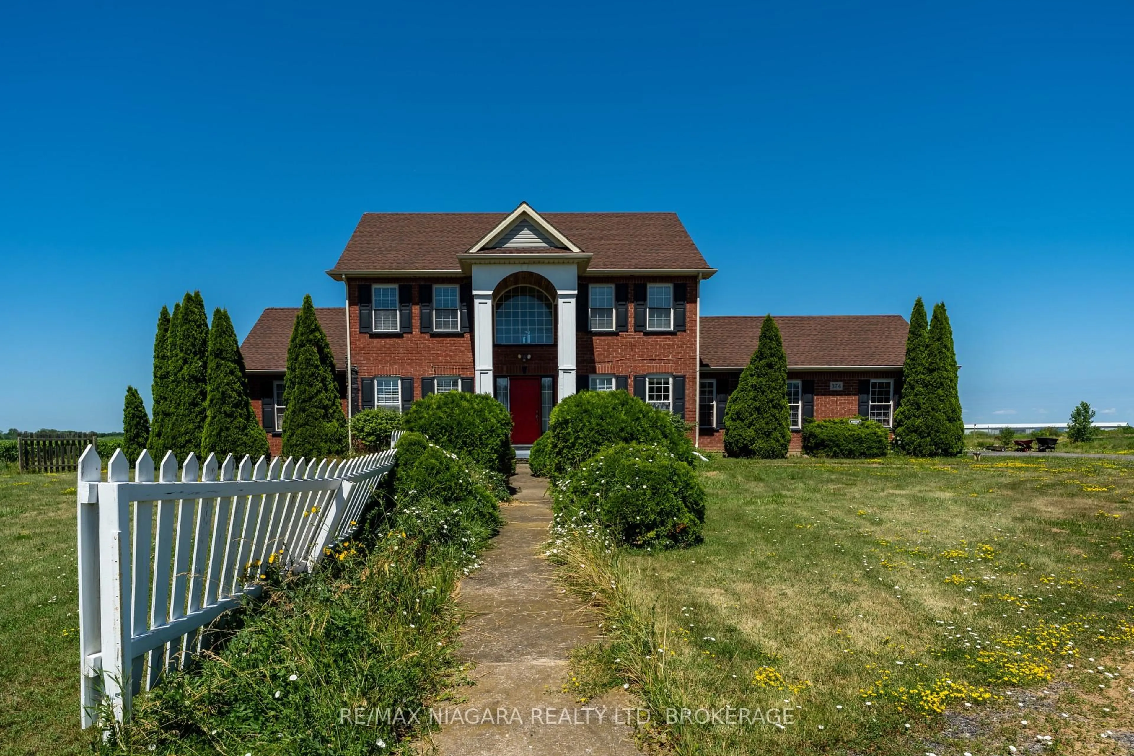 A pic from outside/outdoor area/front of a property/back of a property/a pic from drone, unknown for 374 Niagara Stone Rd, Niagara-on-the-Lake Ontario L0S 1J0