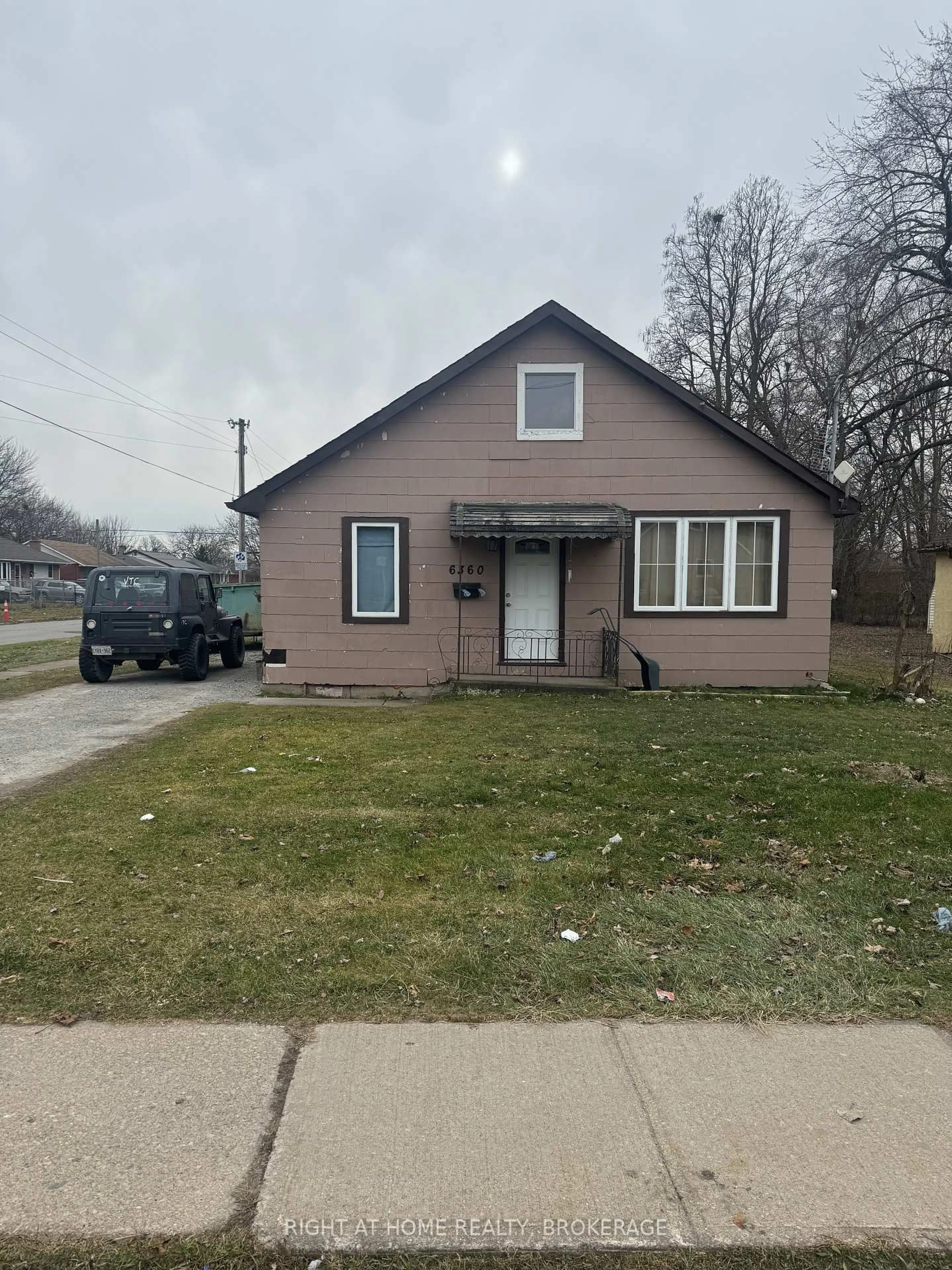 Home with brick exterior material, street for 6360 Mcleod Rd, Niagara Falls Ontario L2G 3G1