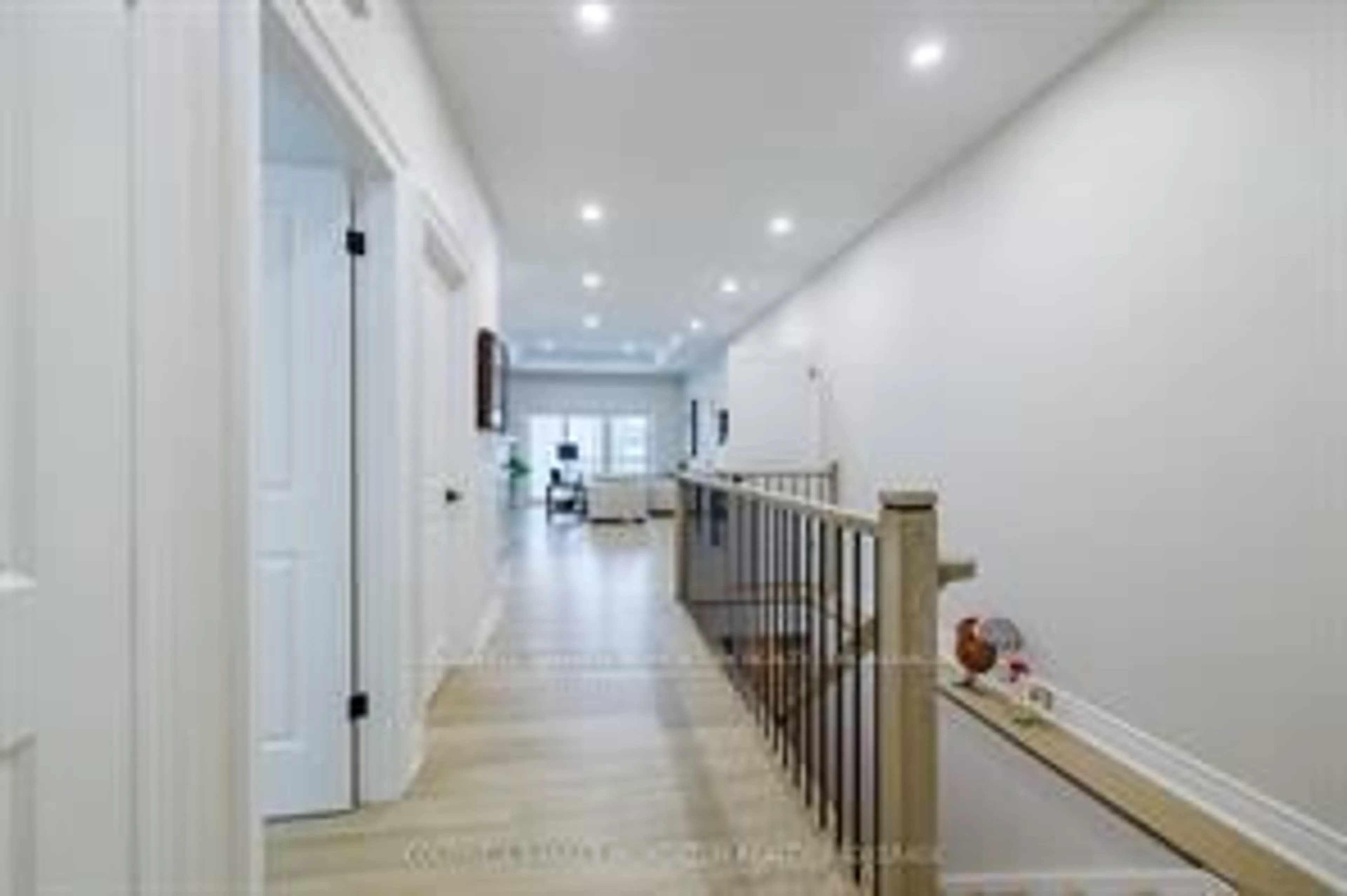 Indoor foyer for 273 Lancaster Dr, Port Colborne Ontario L3K 0B2