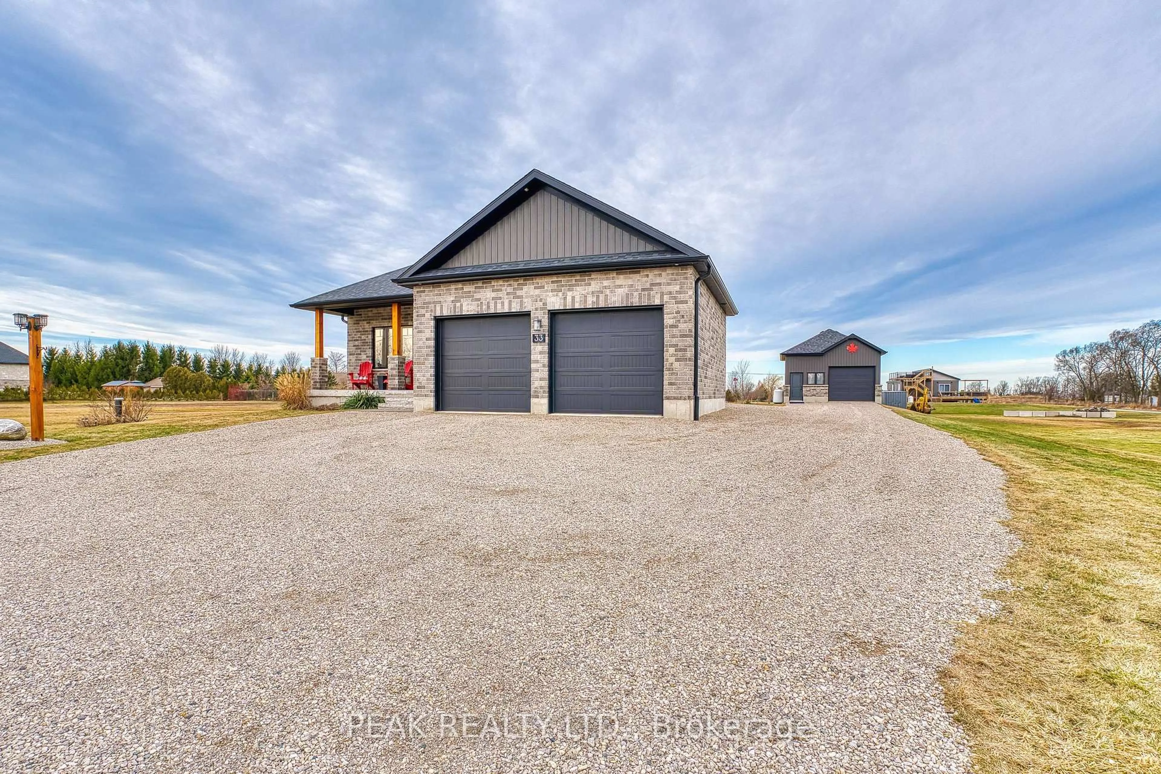 A pic from outside/outdoor area/front of a property/back of a property/a pic from drone, unknown for 33 Wellington St, Ashfield-Colborne-Wawanosh Ontario N7A 3X9