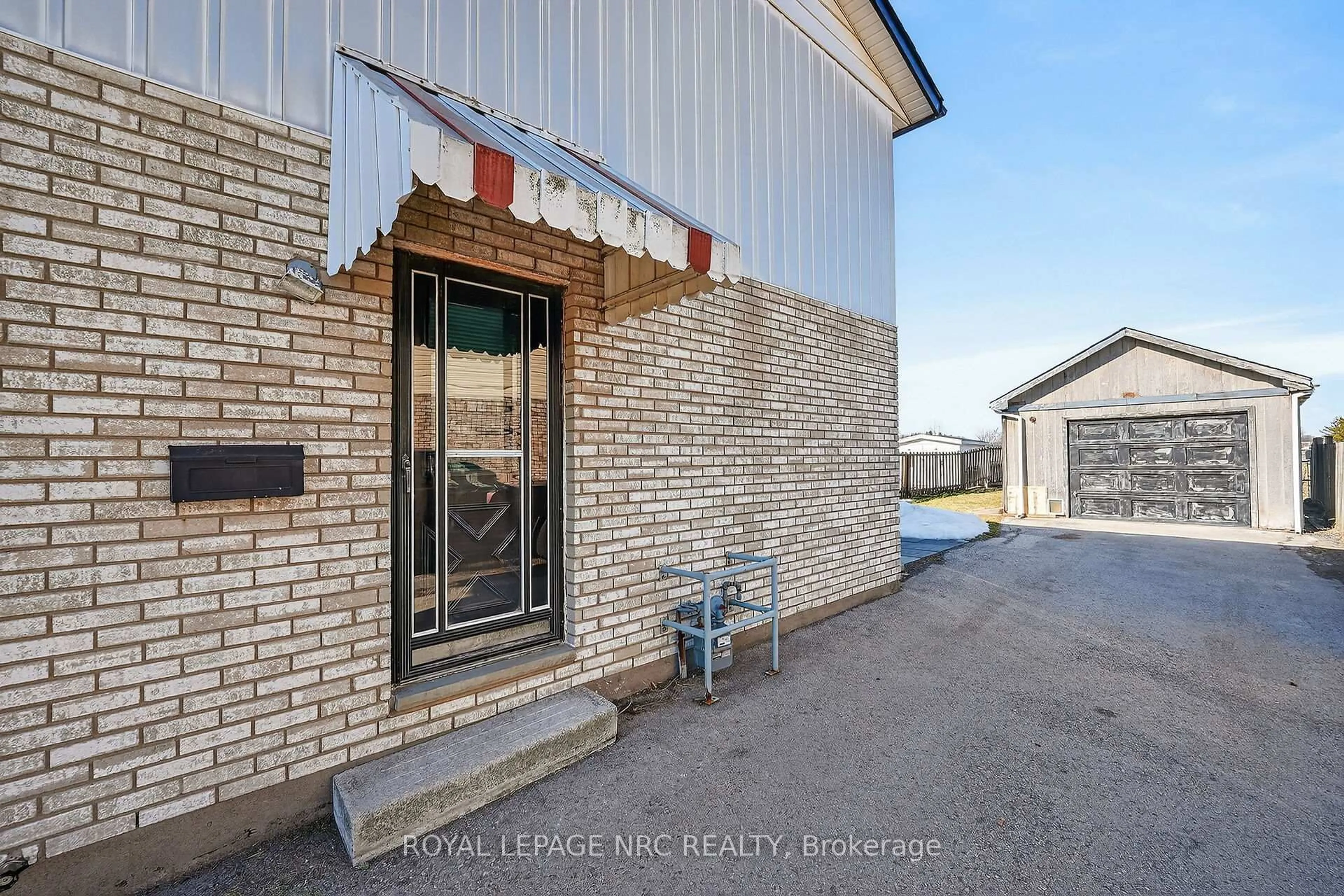 Unknown for 28 Chantal Crt, Welland Ontario L3B 5V3