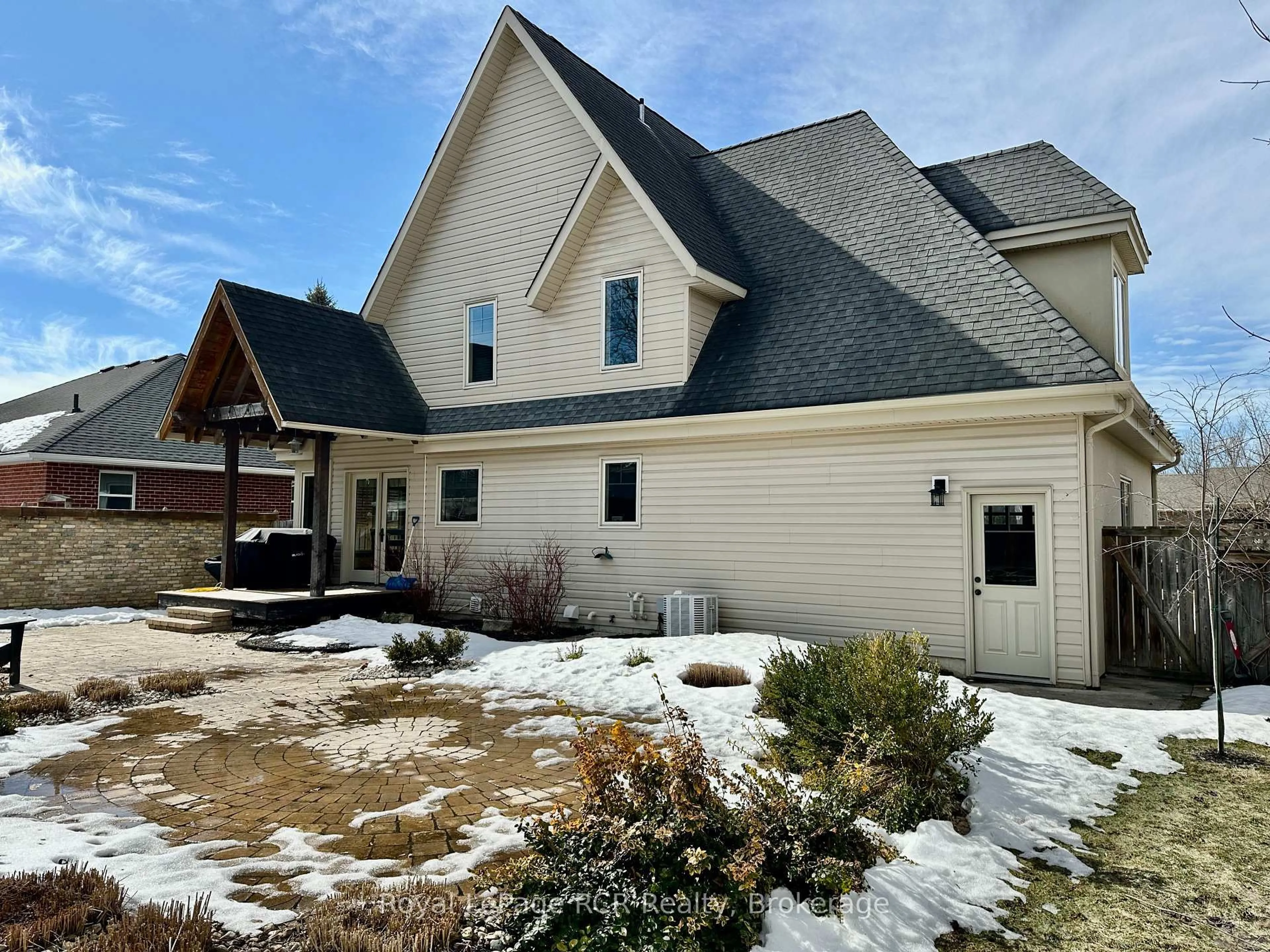 Unknown for 241 4th Street Cres, Hanover Ontario N4N 3S9