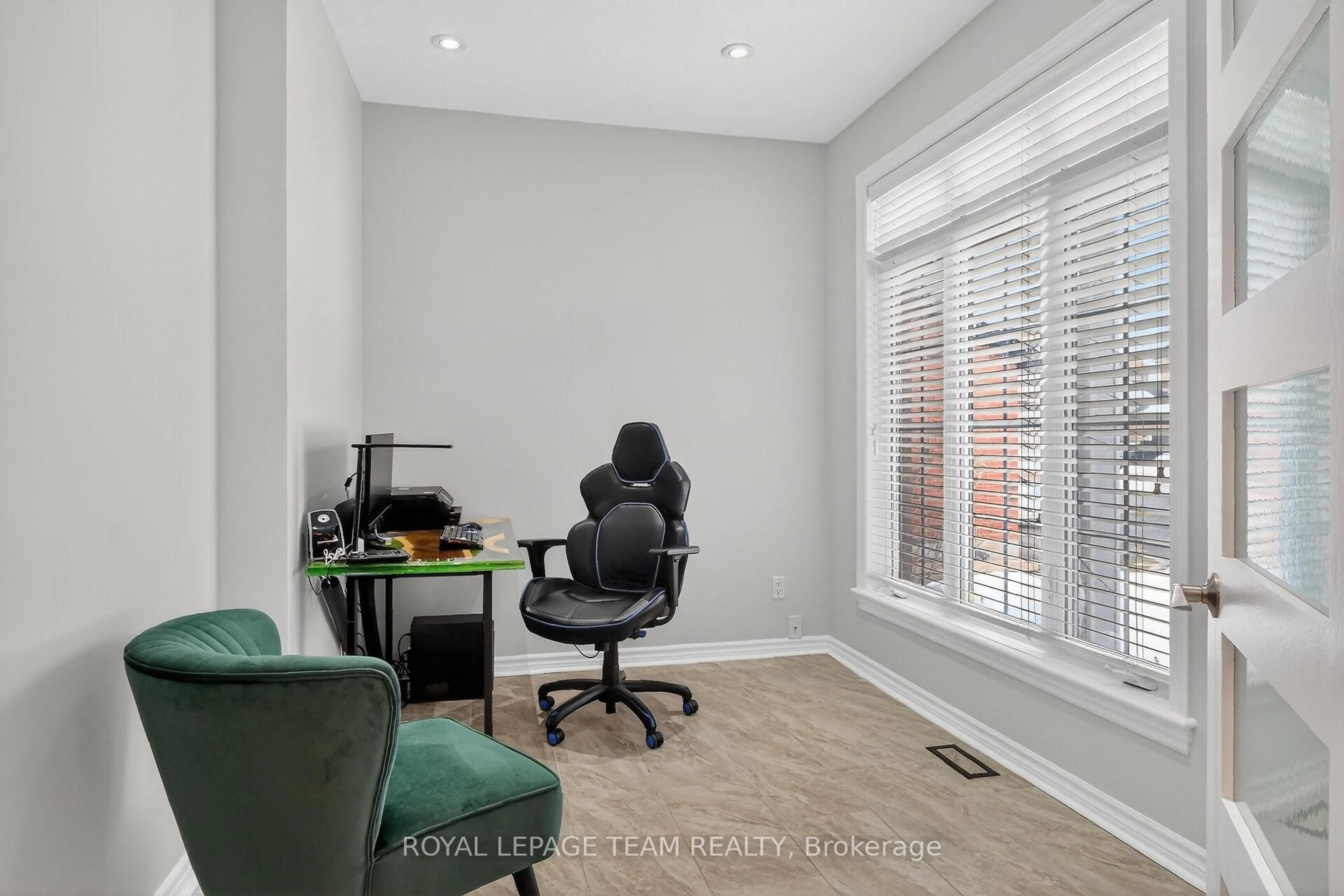 A pic of a room for 68 Polo Lane, Ottawa Ontario K2M 2Y4