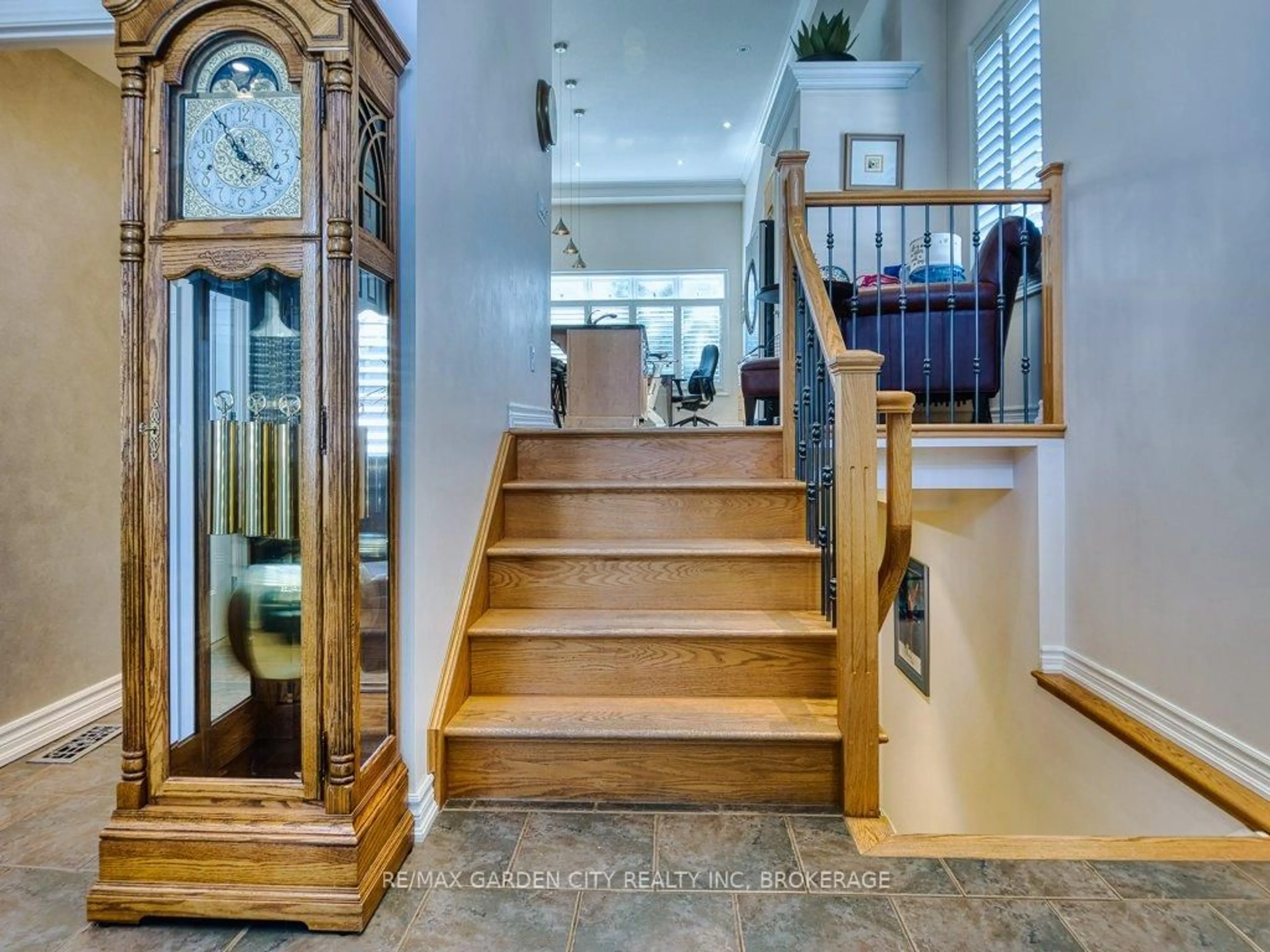 Indoor entryway for 31 Sawmill Rd #16, St. Catharines Ontario L2S 0A1