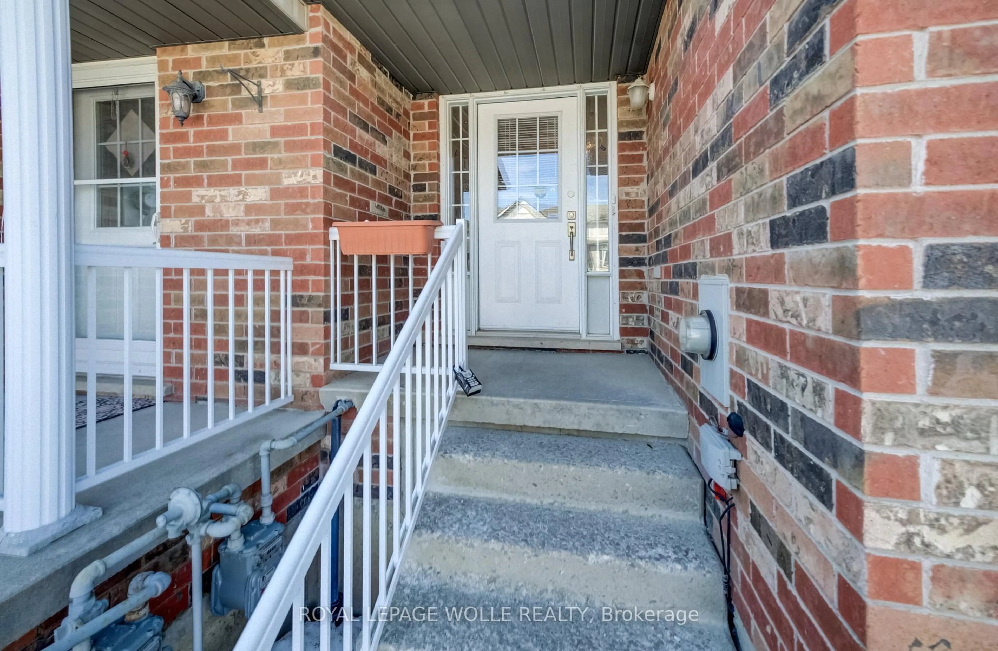 Indoor entryway for 23 Madeleine St, Kitchener Ontario N2R 1V5