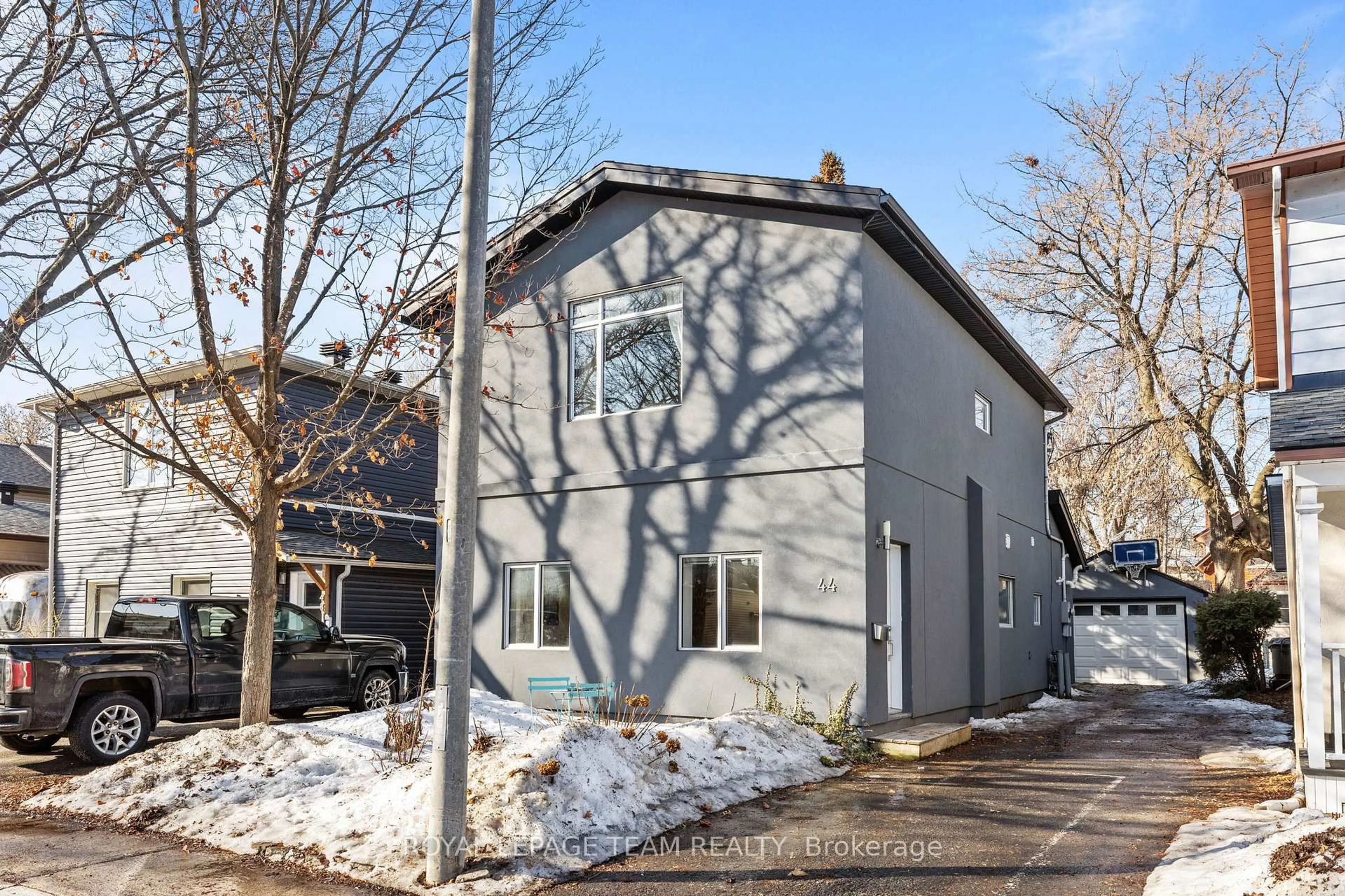 Unknown for 44 Chestnut St, Ottawa Ontario K1S 1A1