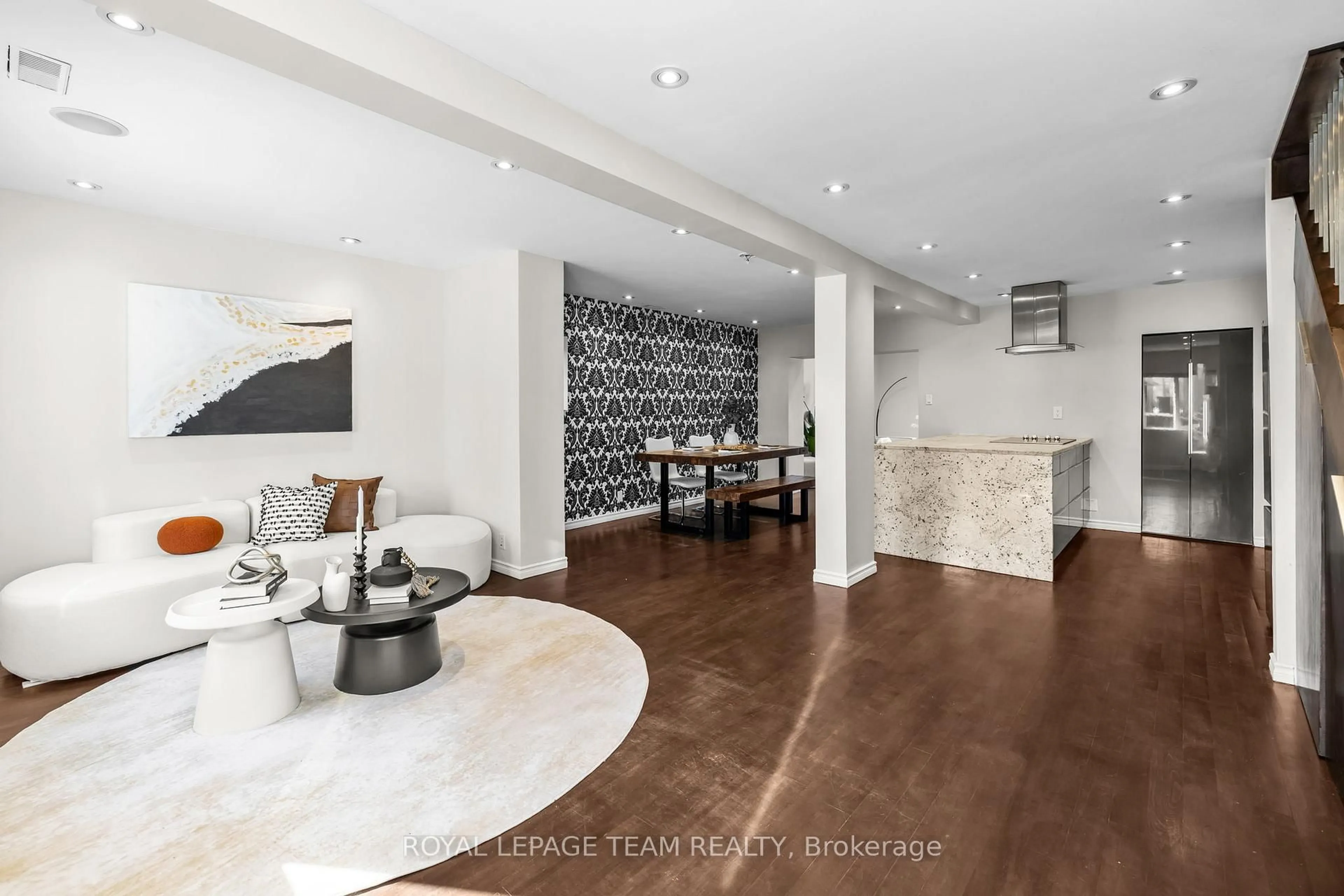 Unknown for 44 Chestnut St, Ottawa Ontario K1S 1A1