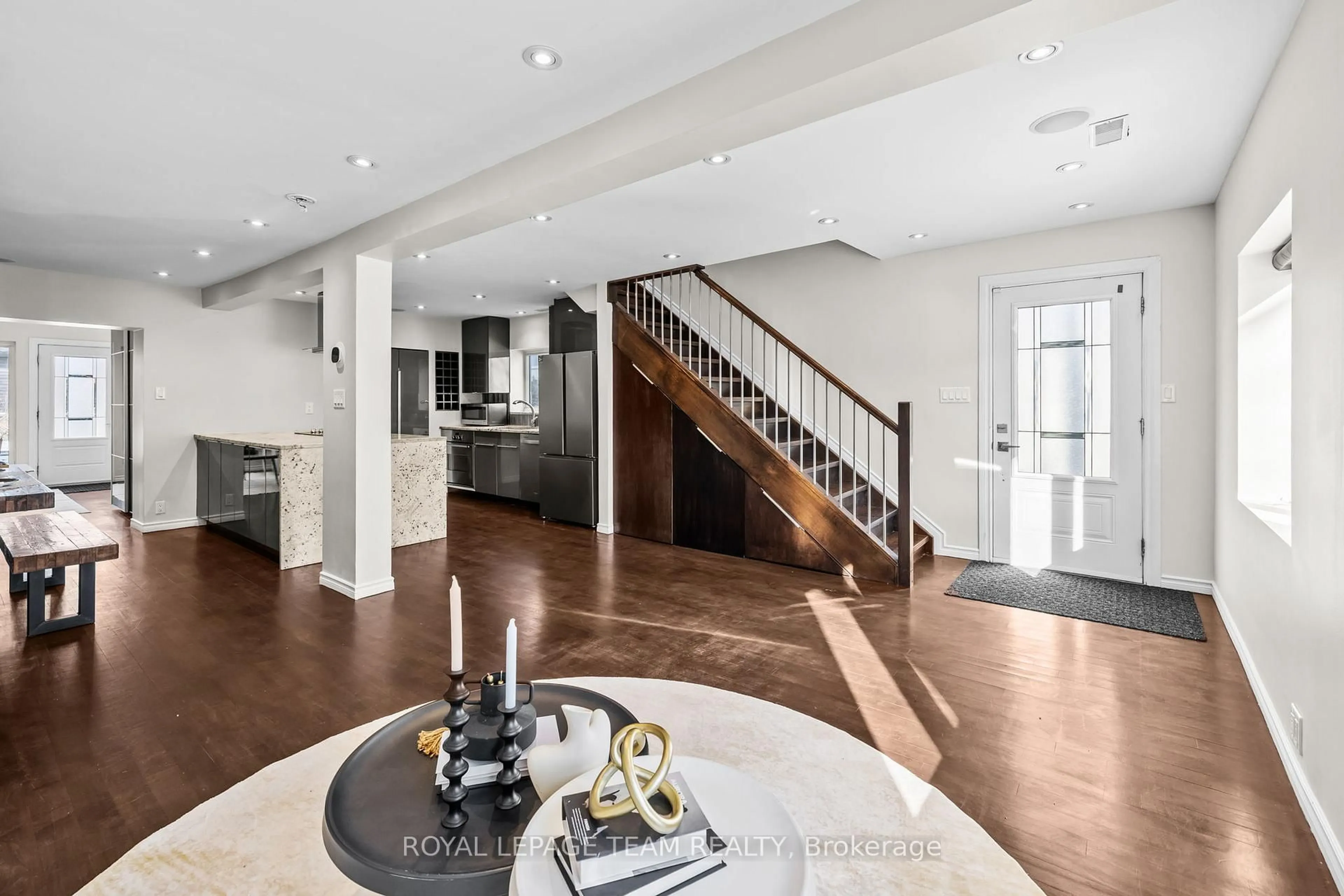 Unknown for 44 Chestnut St, Ottawa Ontario K1S 1A1